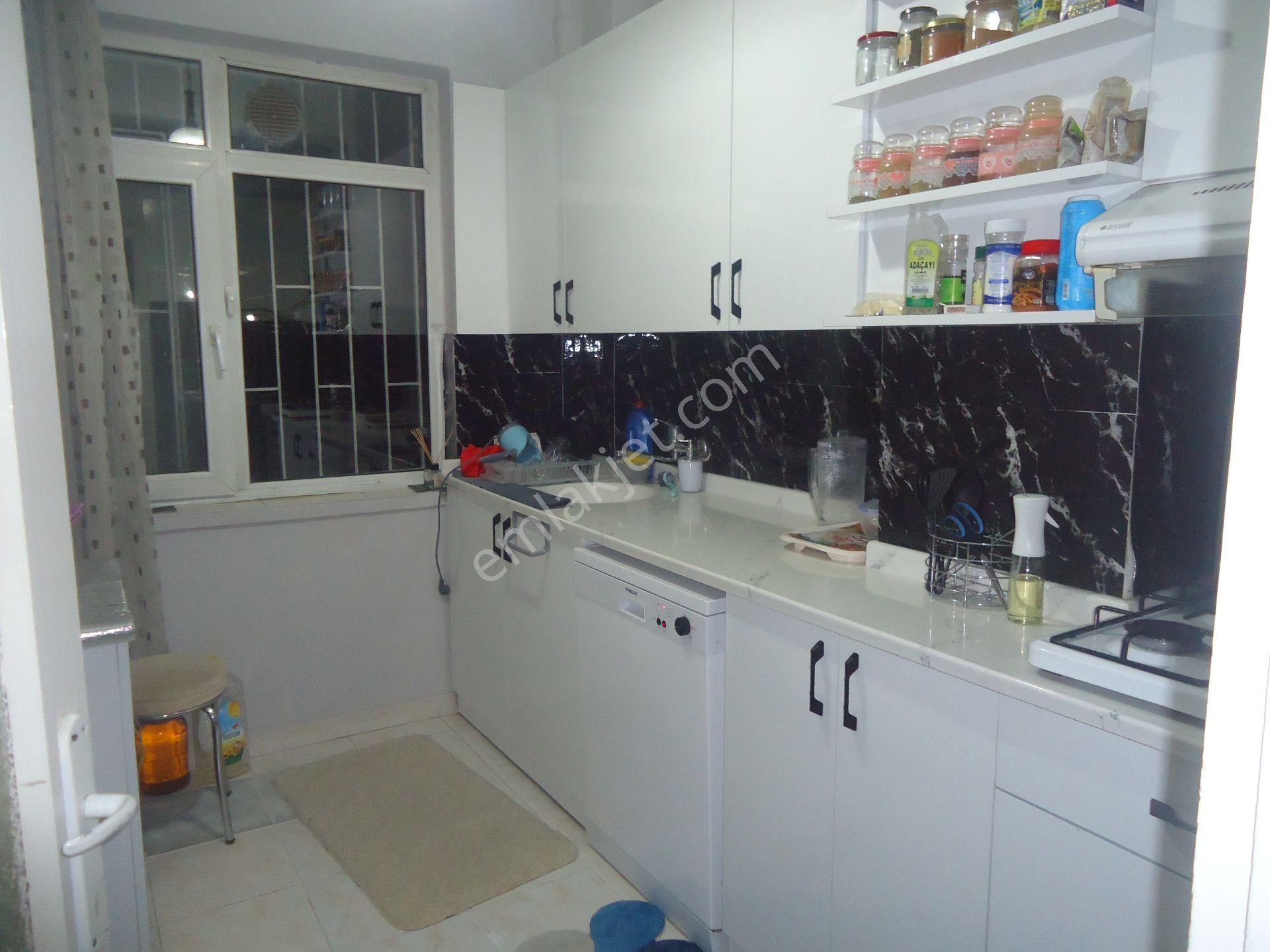 Aydınlıkevlerde Salonu Bağımsız Satılık Daire Gizem Emlaktan - Görsel 2