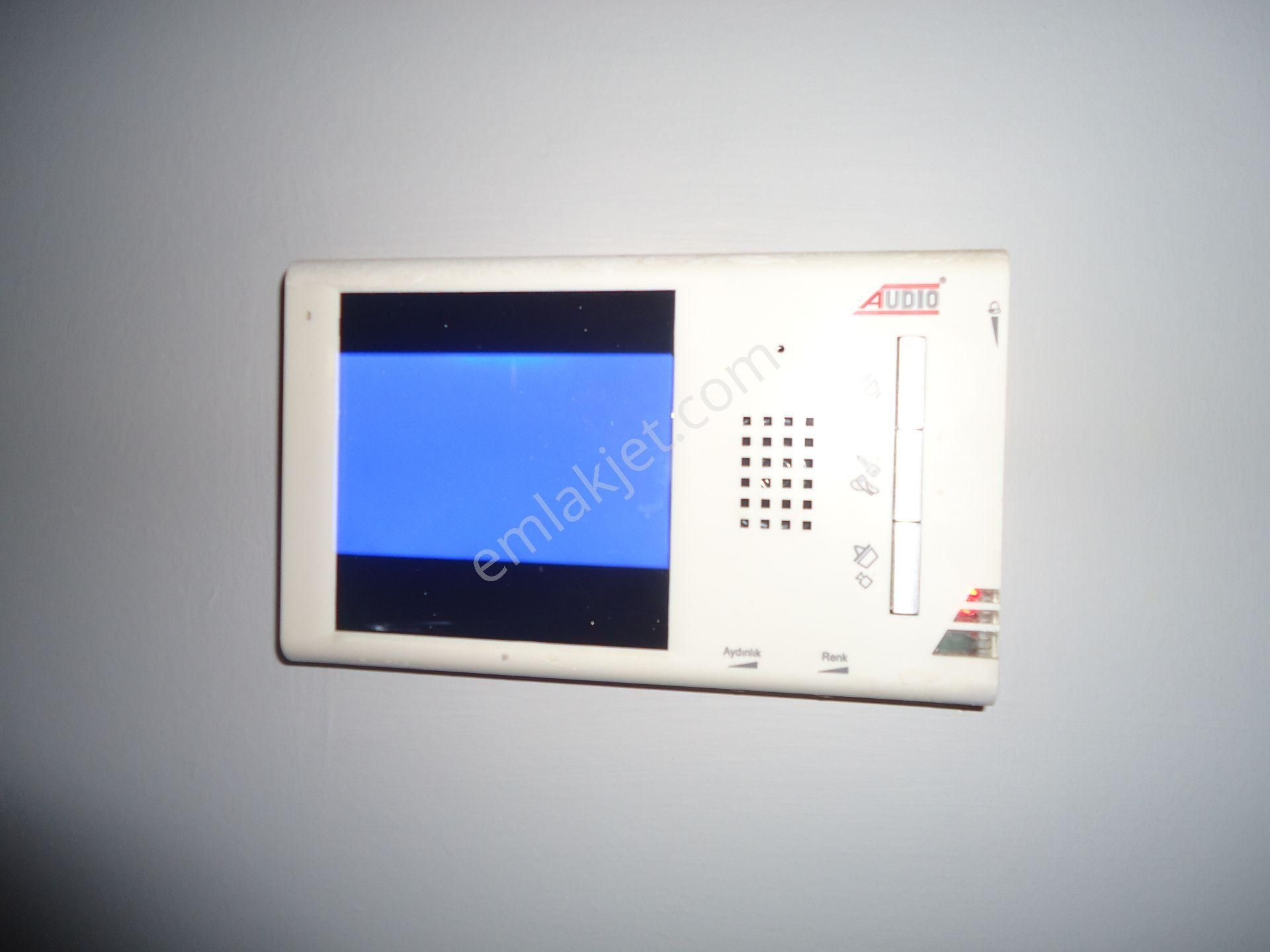 Aydınlıkevlerde Salonu Bağımsız Satılık Daire Gizem Emlaktan - Görsel 14