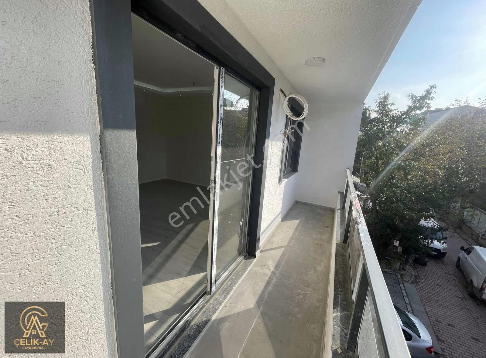 Ada İçinde Fırsat! Kapalı Otoparklı, Asansörlü Geniş 2+1 Daire - Görsel 14