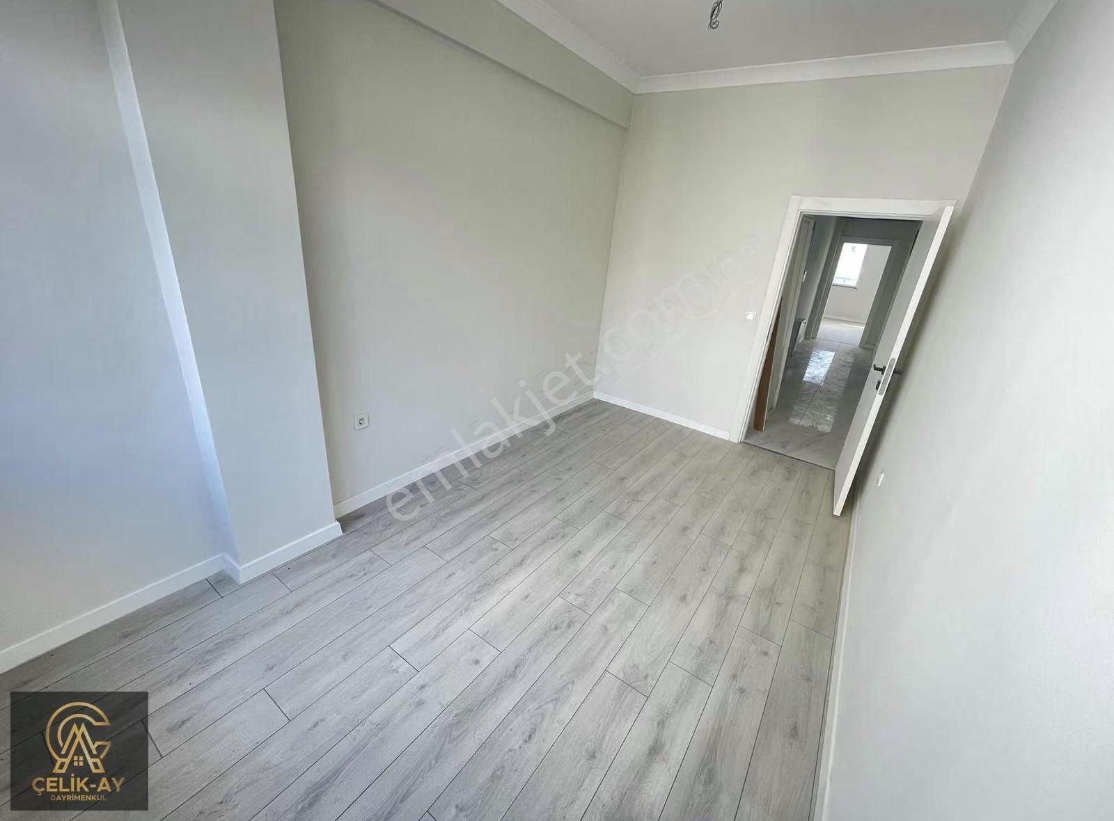 Ada İçinde Fırsat! Kapalı Otoparklı, Asansörlü Geniş 2+1 Daire