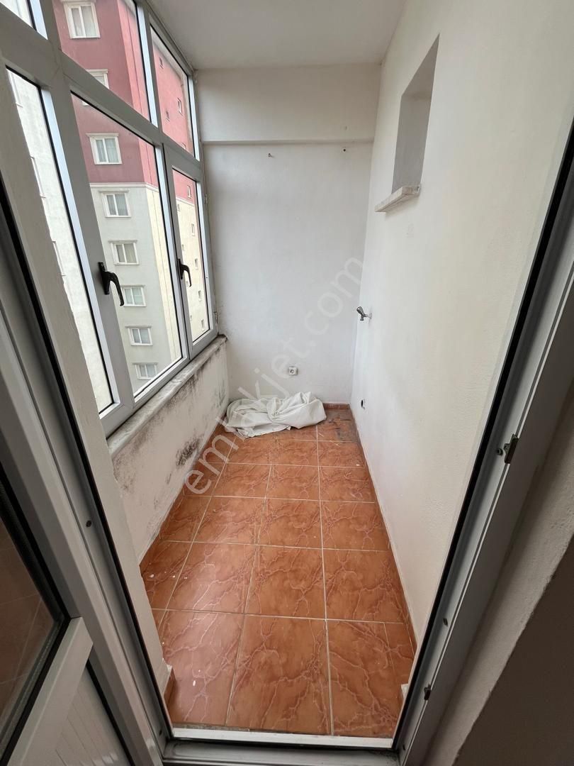 Ümraniye Çakmak Mahallesi Tavukçuyolu Caddesi Özduru Sokak 3.kat 3 +1 Kiralık Daire Ev Metro Yürüme - Görsel 4