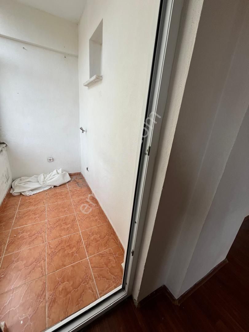 Ümraniye Çakmak Mahallesi Tavukçuyolu Caddesi Özduru Sokak 3.kat 3 +1 Kiralık Daire Ev Metro Yürüme - Görsel 6