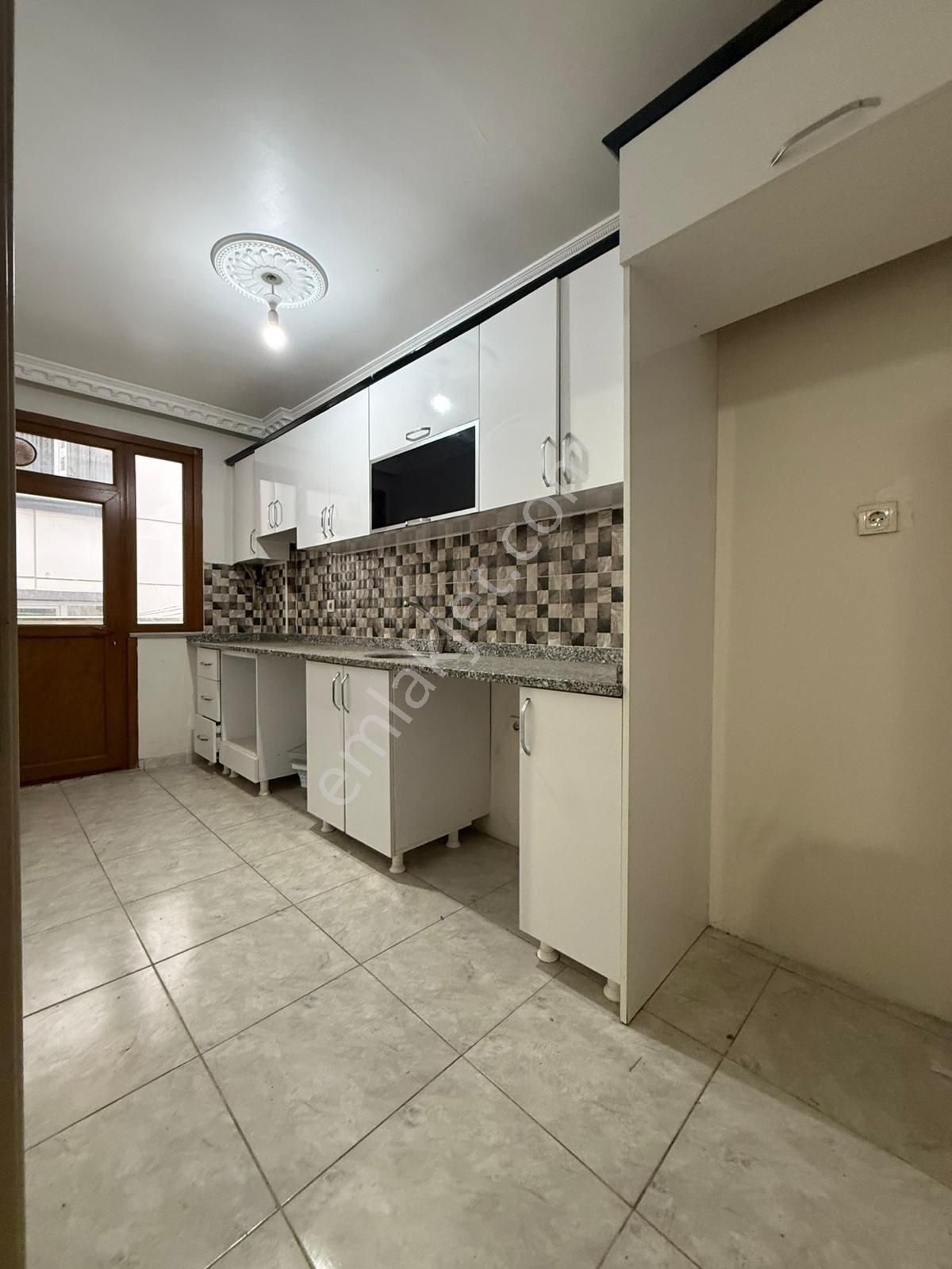 Başakşehir Güvercintepe Mahallesinde Satılık 2+1 Uygun Fiyatlı Arakat - Görsel 3