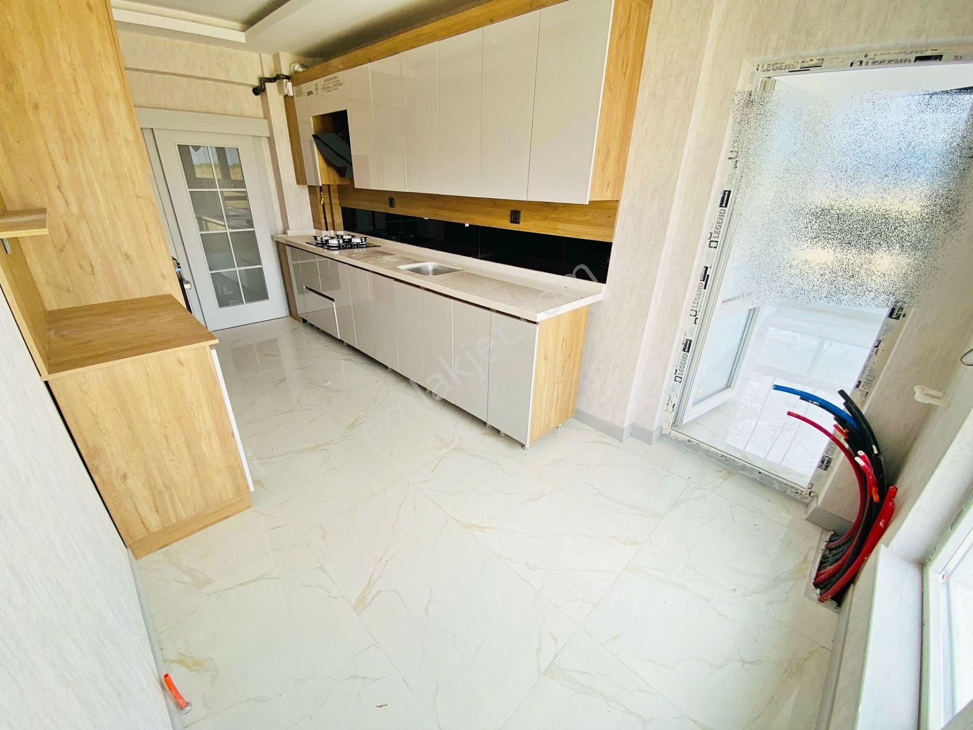 Merkezin İçinde İskanlı İşçilik Harikası Ultra Lüks Arakat 3+1 - Görsel 6