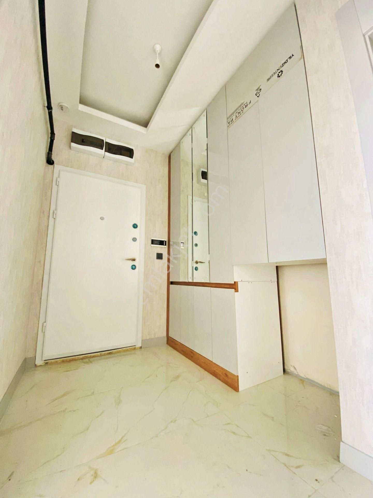 Merkezin İçinde İskanlı İşçilik Harikası Ultra Lüks Arakat 3+1 - Görsel 32