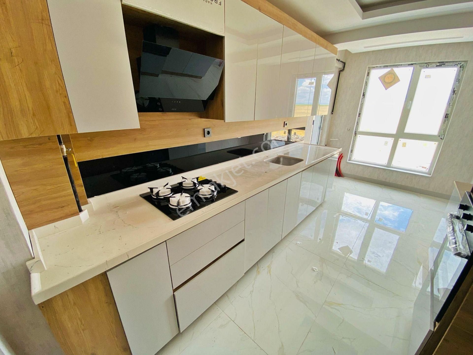 Merkezin İçinde İskanlı İşçilik Harikası Ultra Lüks Arakat 3+1 - Görsel 13