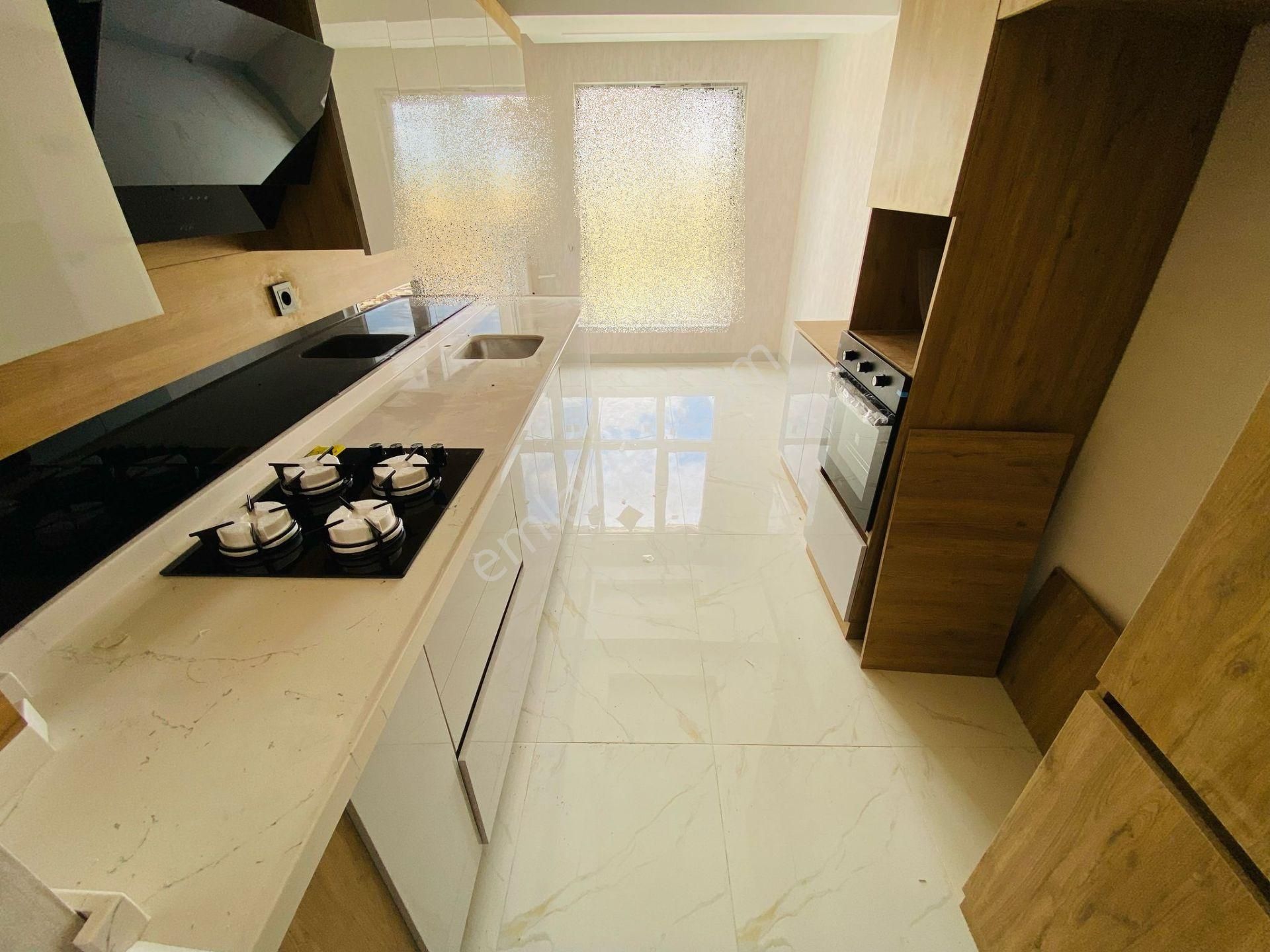 Merkezin İçinde İskanlı İşçilik Harikası Ultra Lüks Arakat 3+1 - Görsel 2