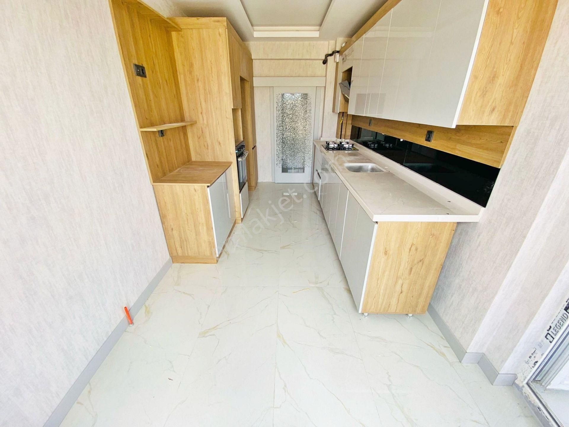 Merkezin İçinde İskanlı İşçilik Harikası Ultra Lüks Arakat 3+1 - Görsel 7