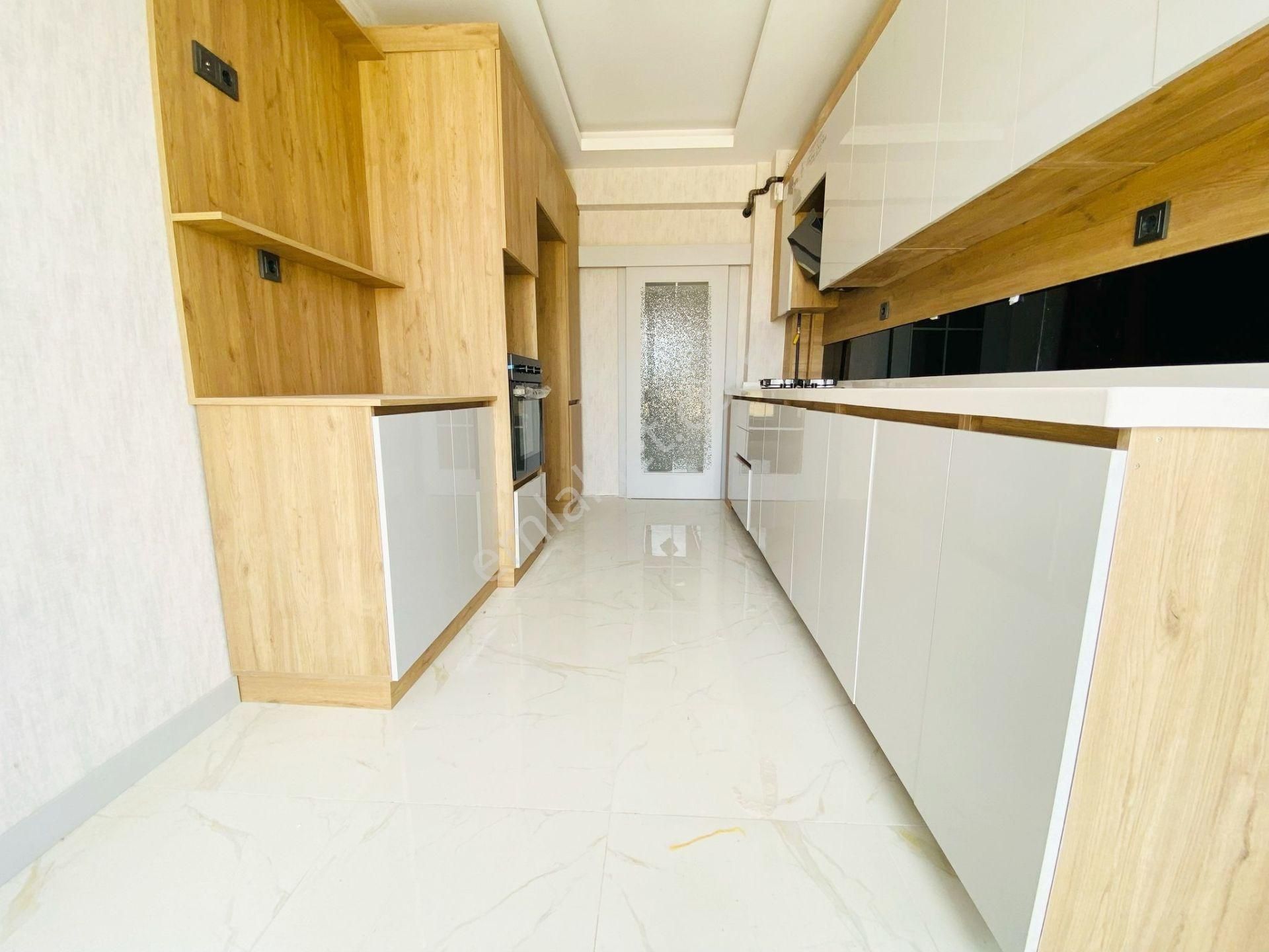 Merkezin İçinde İskanlı İşçilik Harikası Ultra Lüks Arakat 3+1