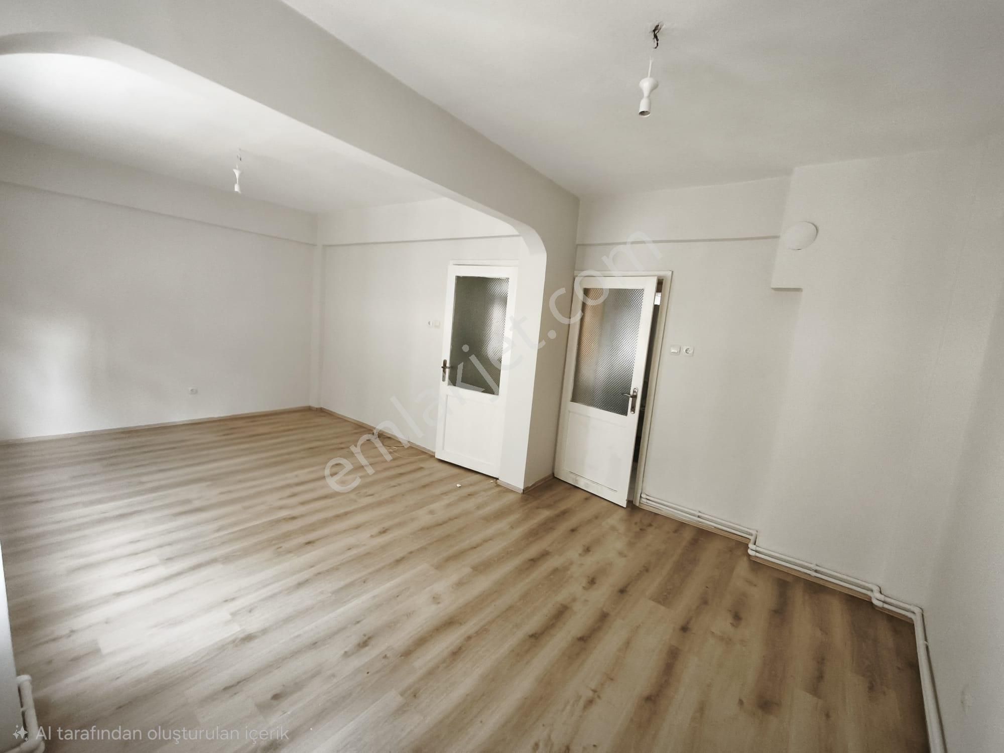 Üsküdar'ın Kalbinde Kira Çarpanı İdeal Yatırımlık 2+1 Daire