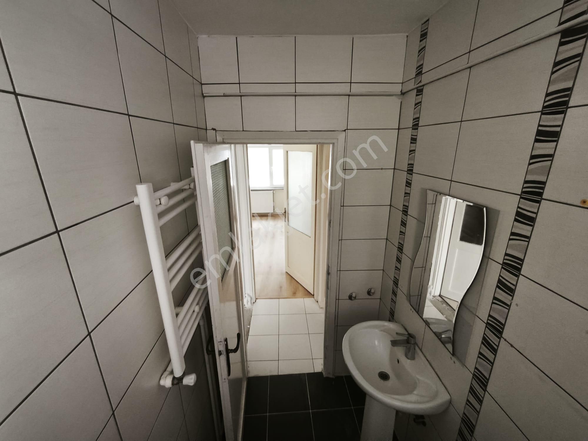 Üsküdar'ın Kalbinde Kira Çarpanı İdeal Yatırımlık 2+1 Daire - Görsel 6