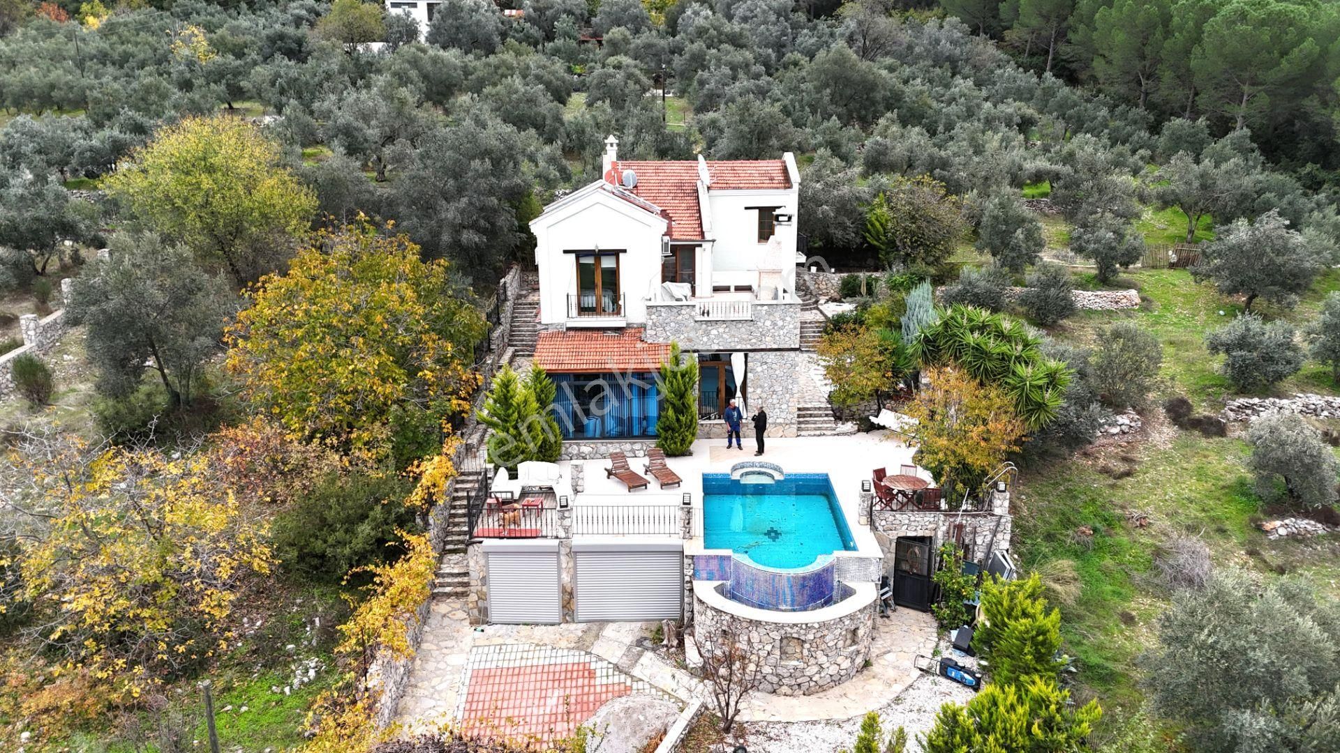 Goldhouse Dan Satılık 3+1 Müstakil Havuzlu Fırsat Villa