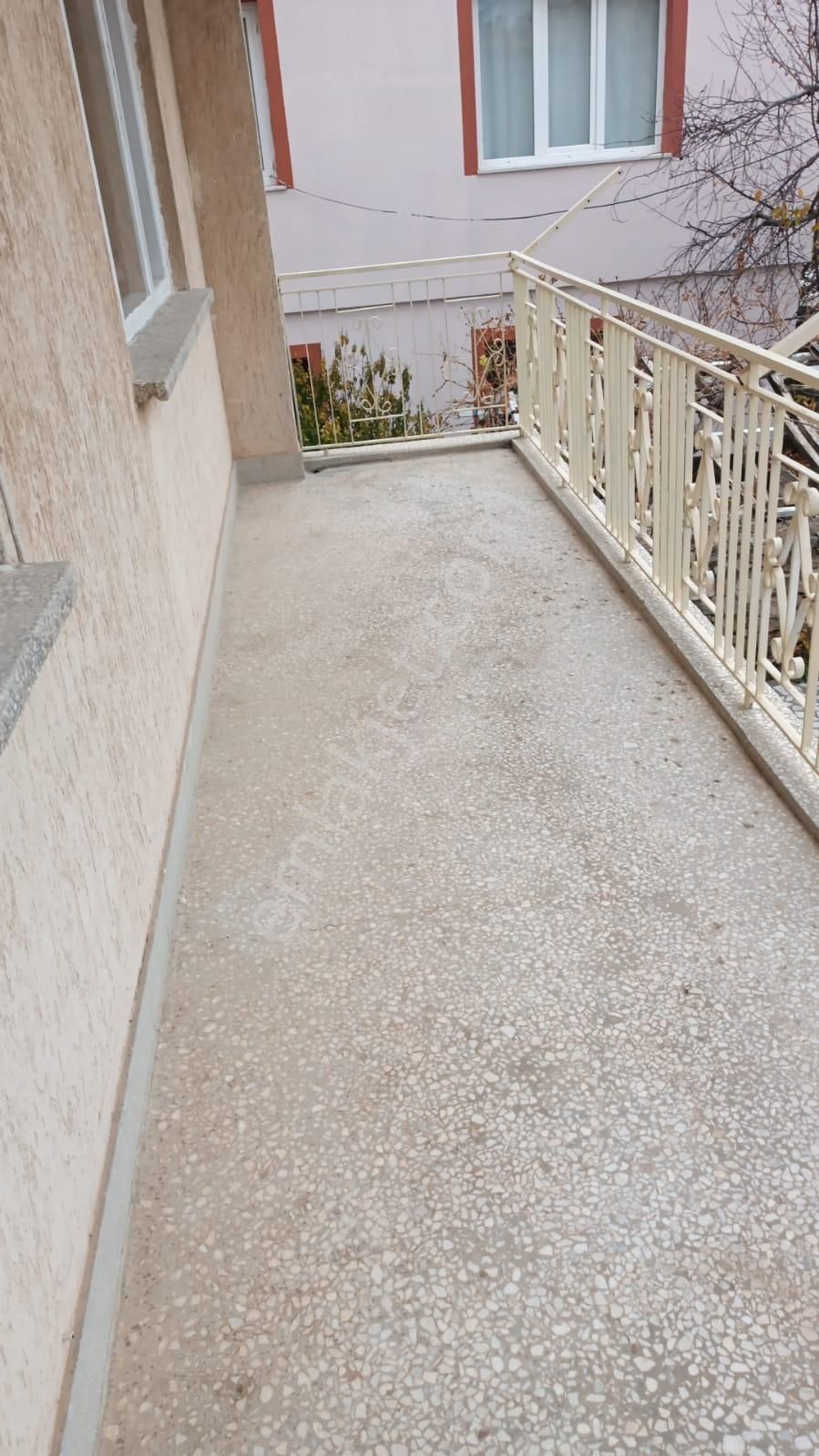 Ilgında Çarşı Merkeze Yürüme Mesafeli Güney Cepheli Orta Kat Daire - Görsel 4