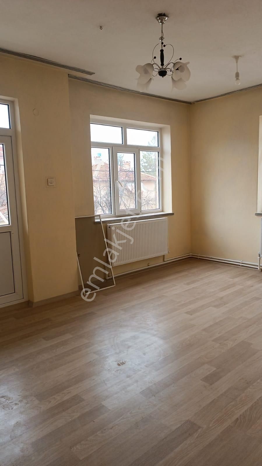 Ilgında Çarşı Merkeze Yürüme Mesafeli Güney Cepheli Orta Kat Daire - Görsel 2