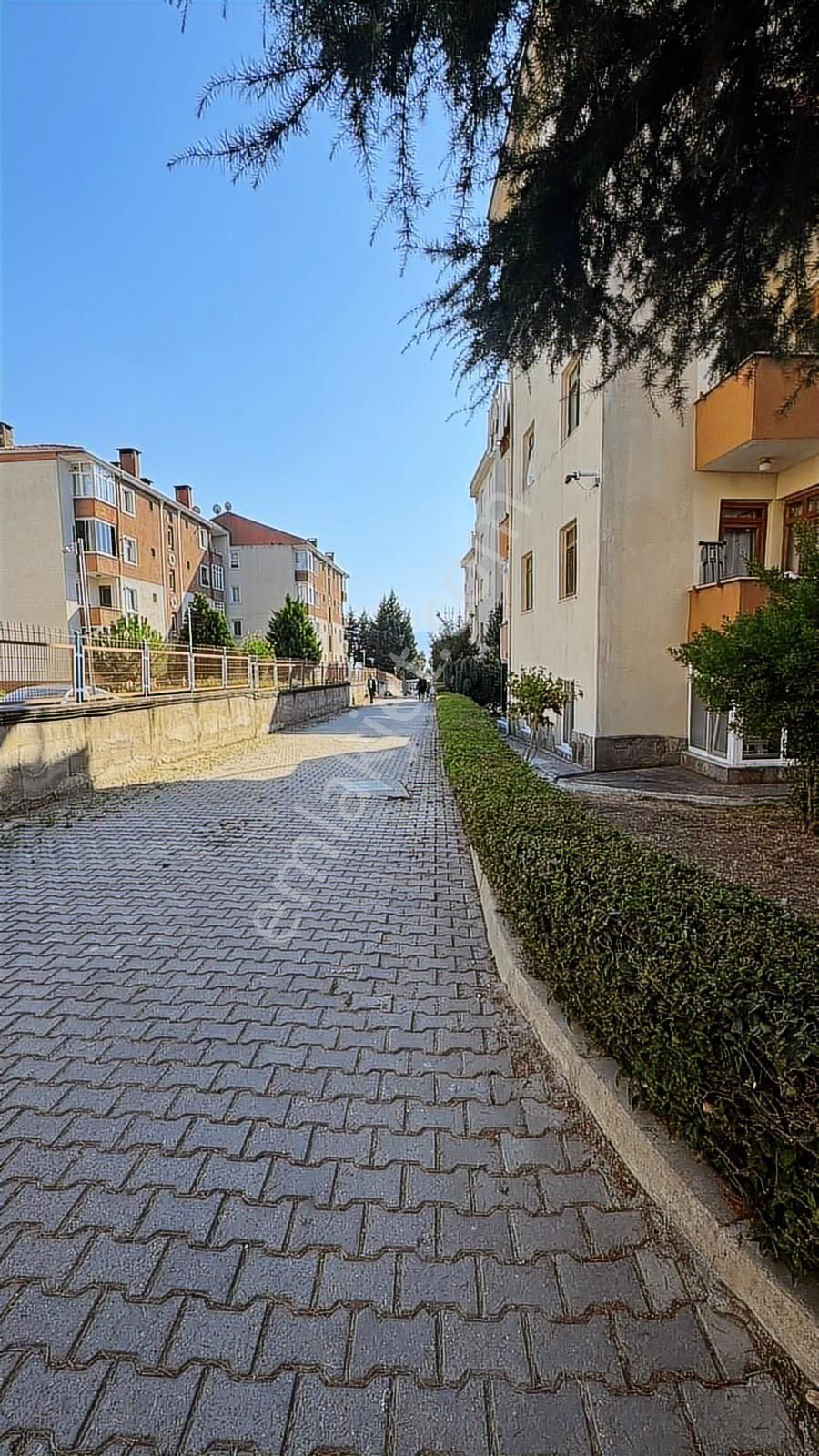 Alanyurt Yunusemre Mahallesinde Site İçi Komple Tadilatlı Daire - Görsel 29