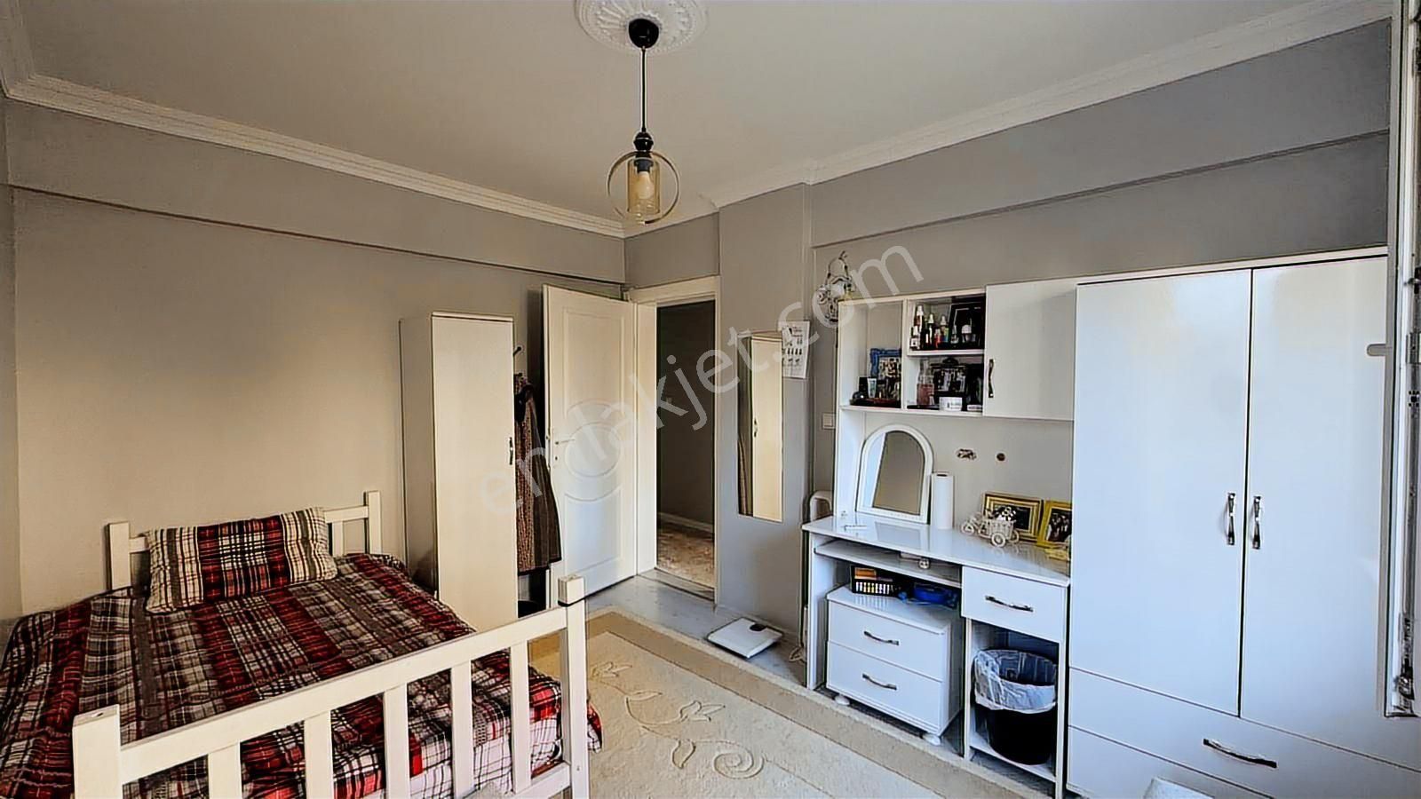 Alanyurt Yunusemre Mahallesinde Site İçi Komple Tadilatlı Daire - Görsel 22