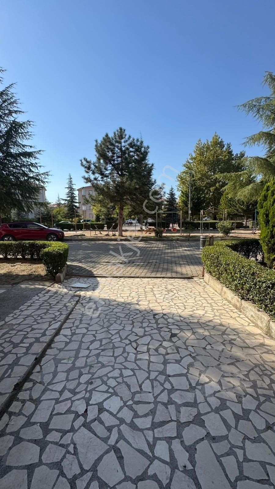 Alanyurt Yunusemre Mahallesinde Site İçi Komple Tadilatlı Daire - Görsel 19