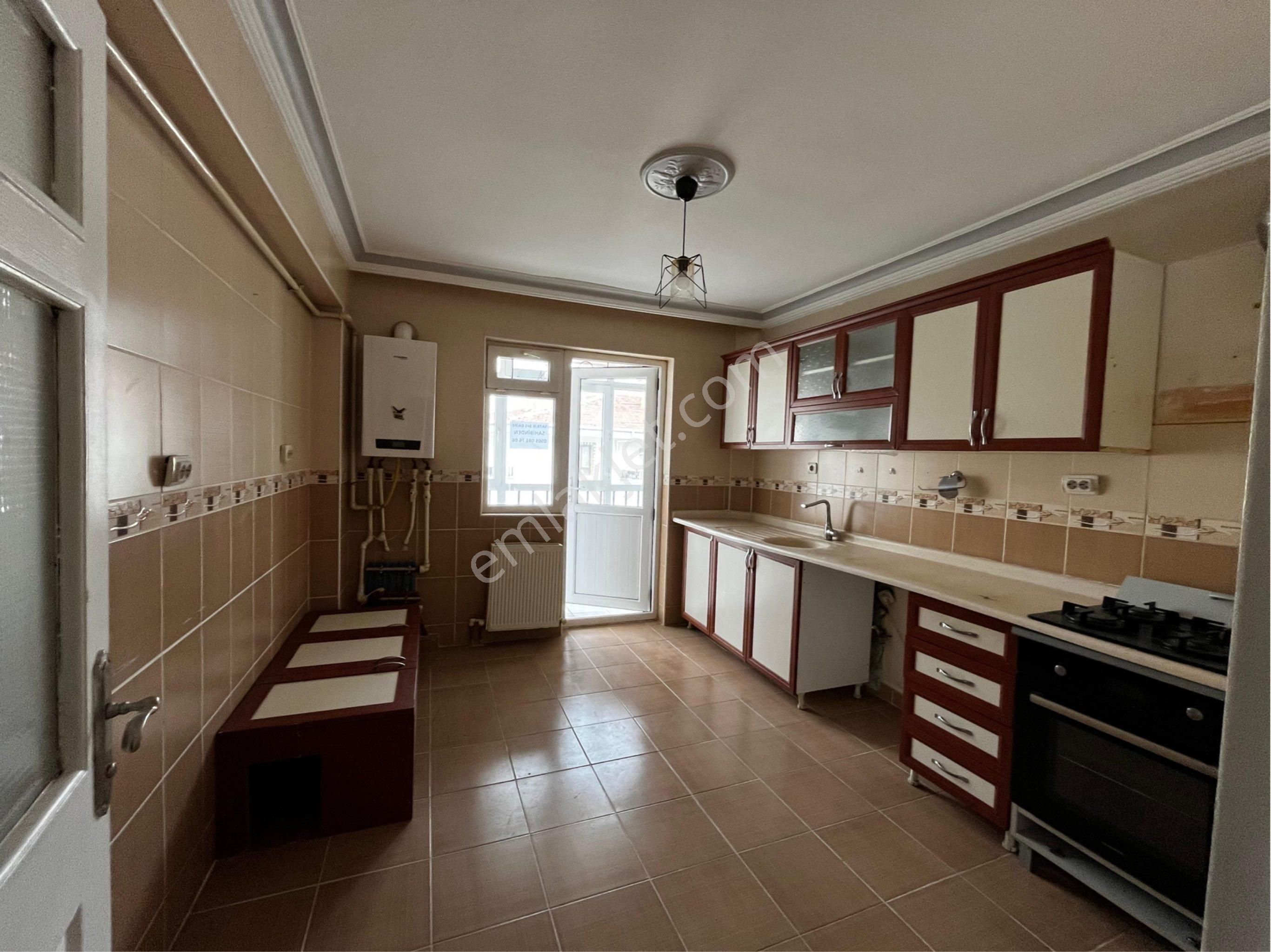 Mülk Emlak Ofisinden 3.katta 3+1 120 M2 H.gazi Göbeğe Çok Yakın Ön Cephe Oturuma Hazır Fırsat Daire