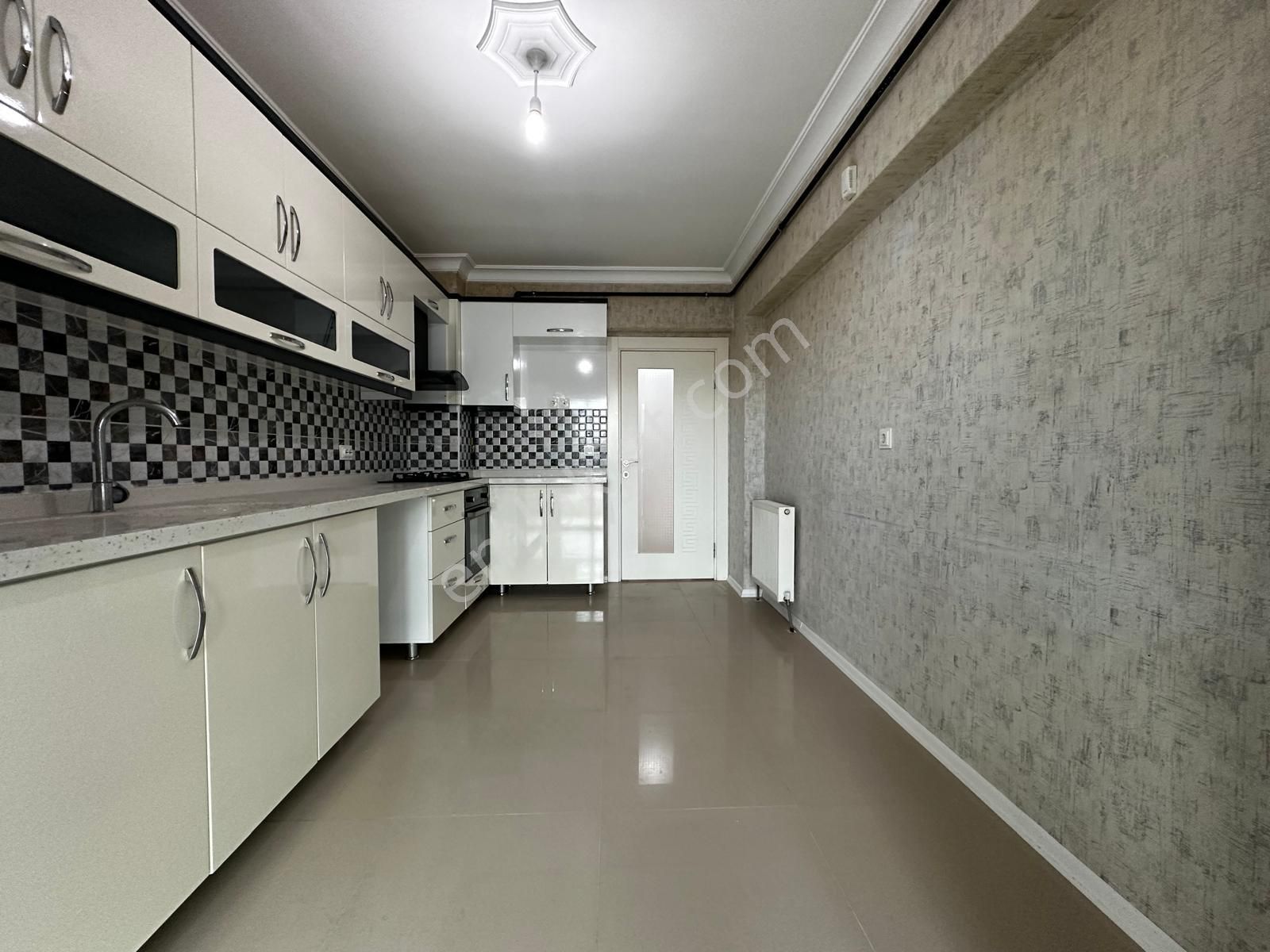 Kalecik Emlak'tan Cadde Üzeri Asansörlü G.b Cephe Arakat 3+1 125m² - Görsel 2