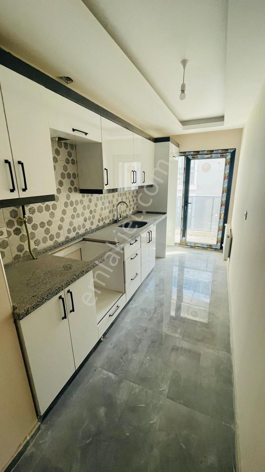 Gülyakada Sıfır Lüks 3+1 Dubleks Asansör + Otopark + Teras - Görsel 15