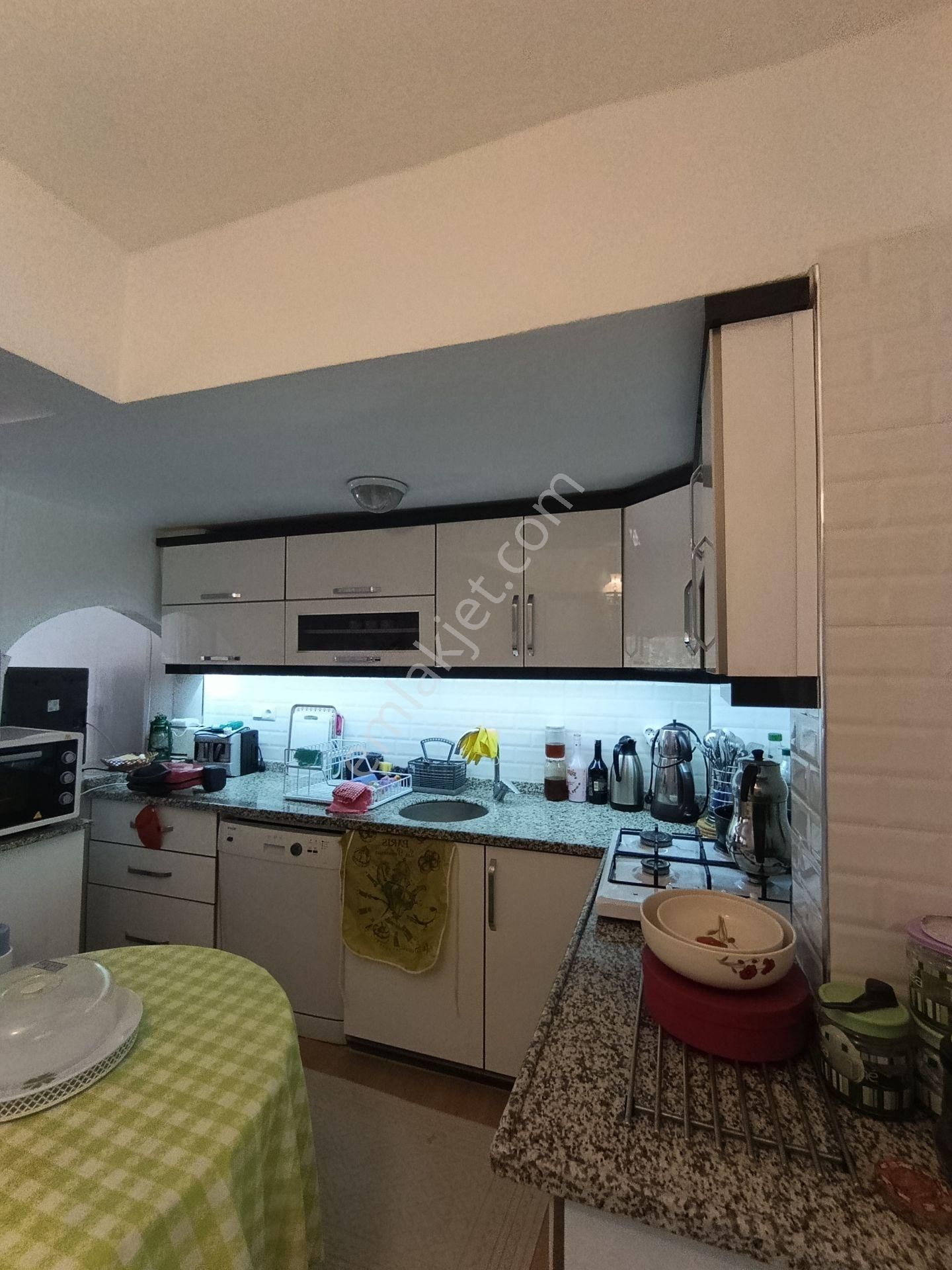 Dikili Bankacılar'da | 3+1 | Masrafsız, Eşyalı Ve Bahçeli Villa - Görsel 10