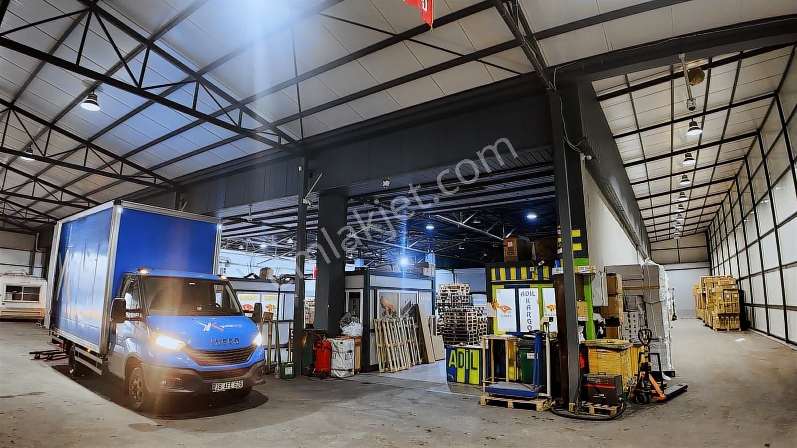 Yenibosna Lojistik Bölgesinde 3300 M² Kiralık Depo-antrepo