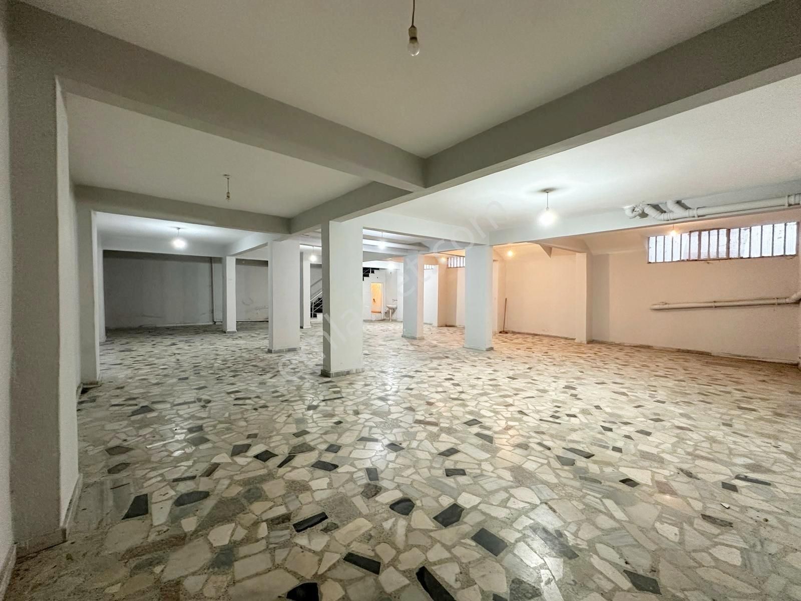 Salih Emlak 'tan Yenibosna Mevlana Cami Yakını Kiralık Depo - Görsel 10