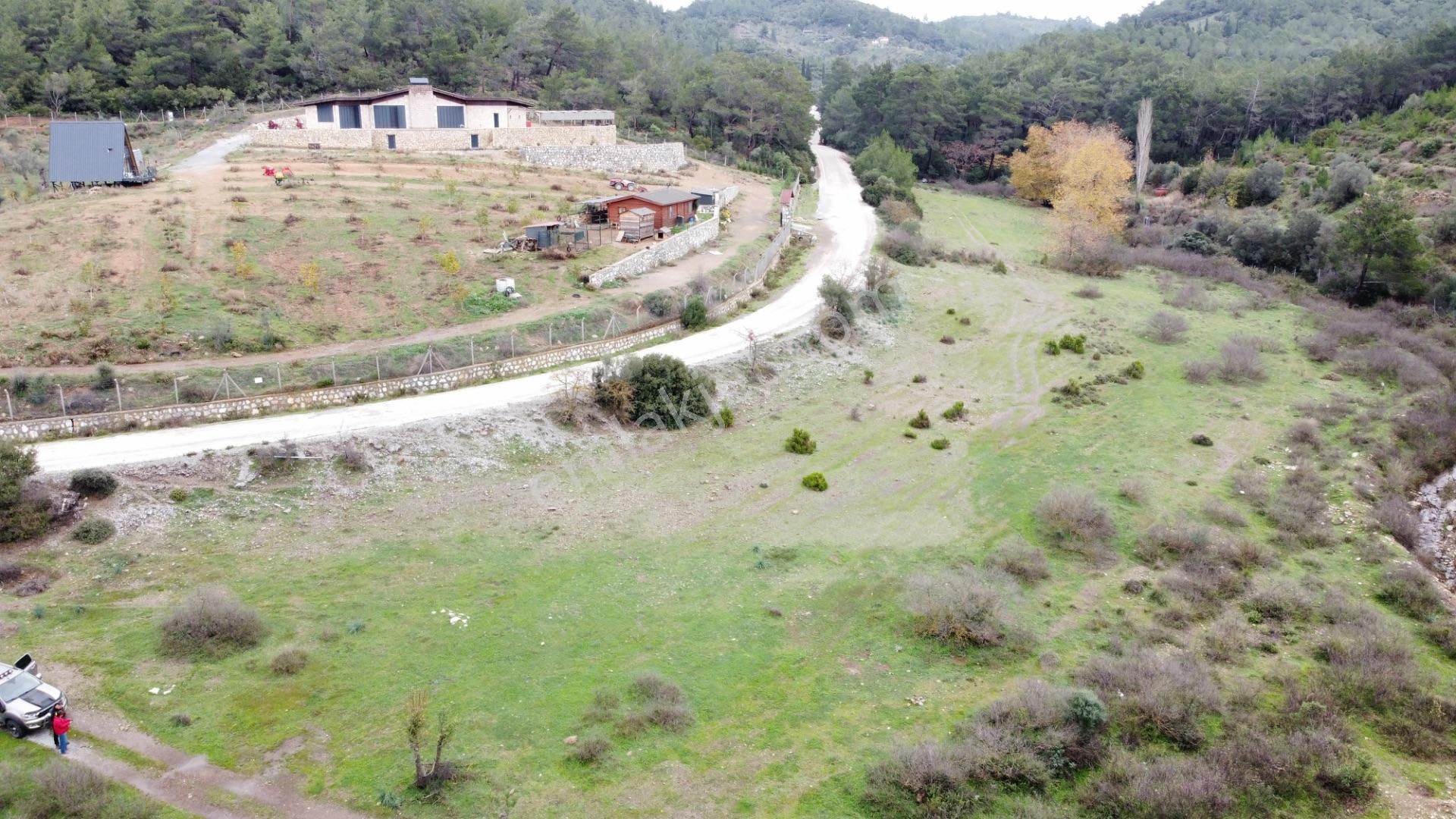 Seferihisar Orhanlı'da Villa Komşulu, Cadde Cepheli 8.227 M² Tarla! - Görsel 2