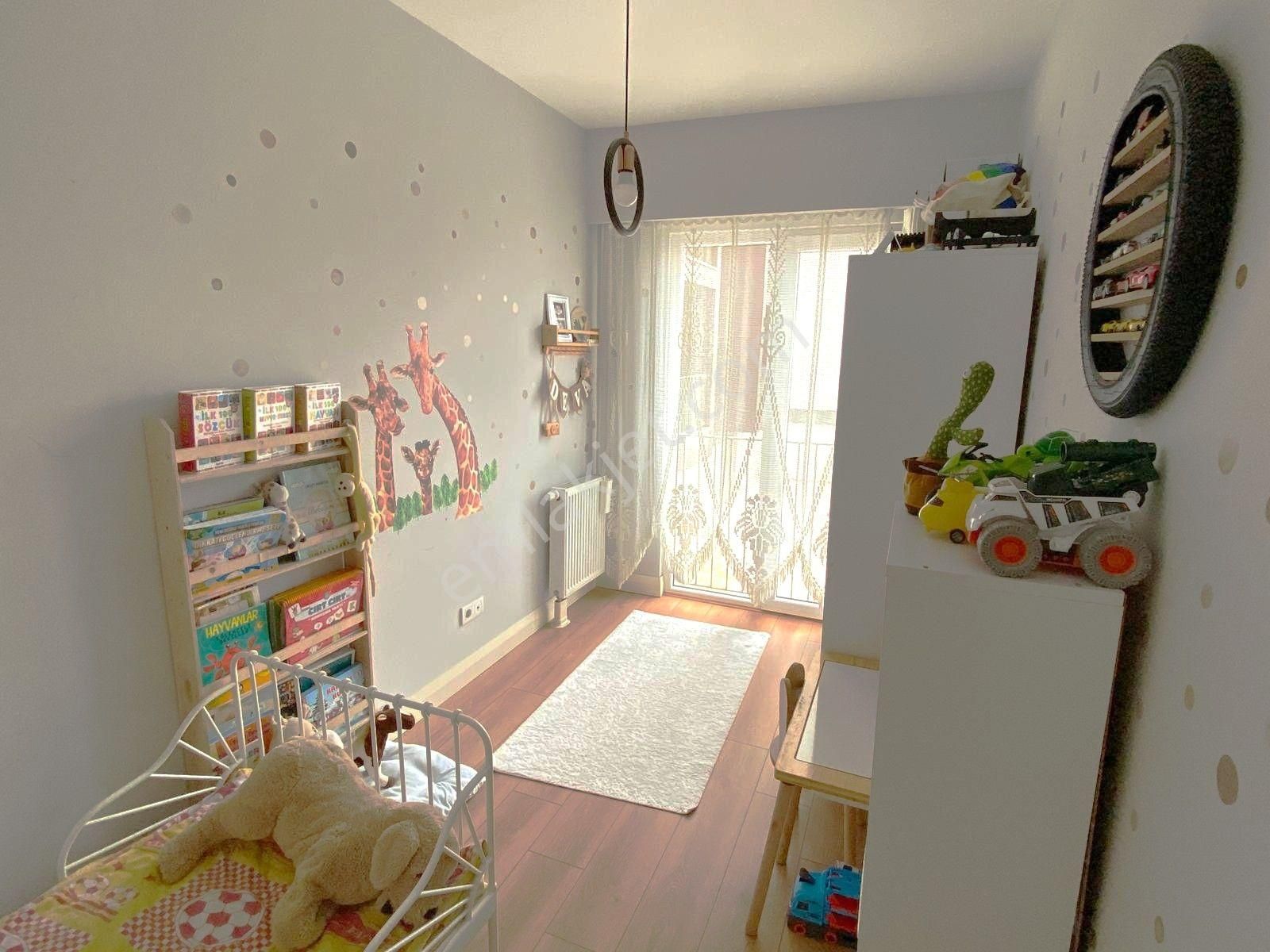 Emlak Dünyasından Pendik Esenlerde 2+1 Site İçi Daire - Görsel 9