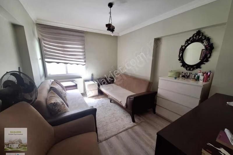 İnönü Cadde Üzerinde Üçyol Metro Yakını 3+1 120 M2 Köşe Asansör