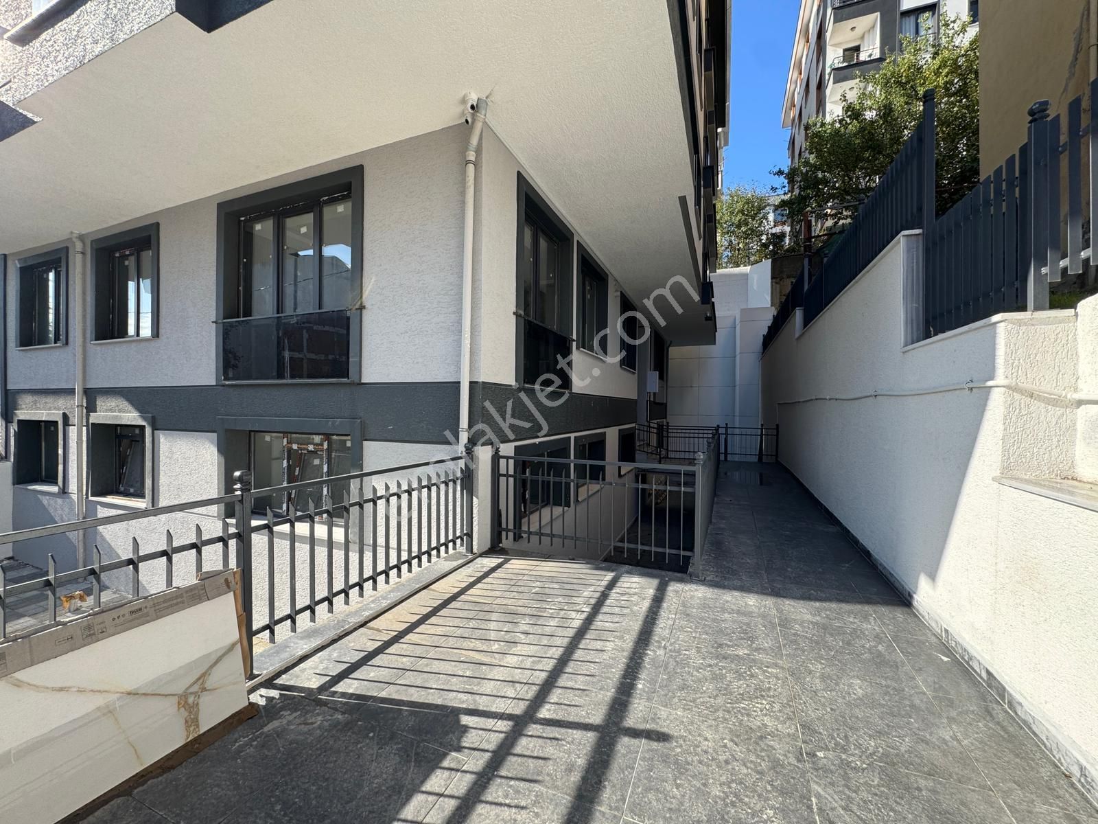 Beylikdüzü Yakuplu Da Satılık 2+1 Bahçe Kat Ön Cephe Sıfır Daire - Görsel 2