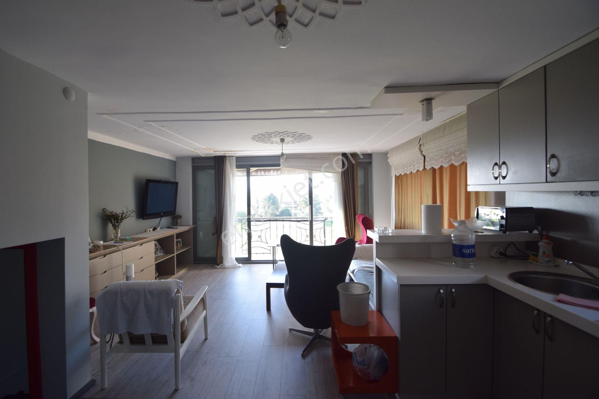 Beşçeşmelerde Satılık Önü Kapanmaz Deniz Manzaralı Komple Bina - Görsel 18