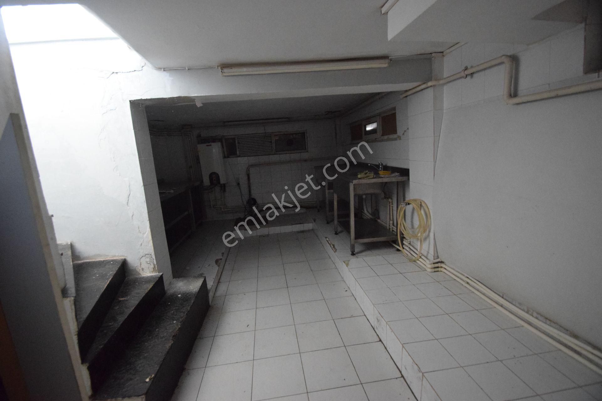 Beşçeşmelerde Satılık Önü Kapanmaz Deniz Manzaralı Komple Bina - Görsel 10