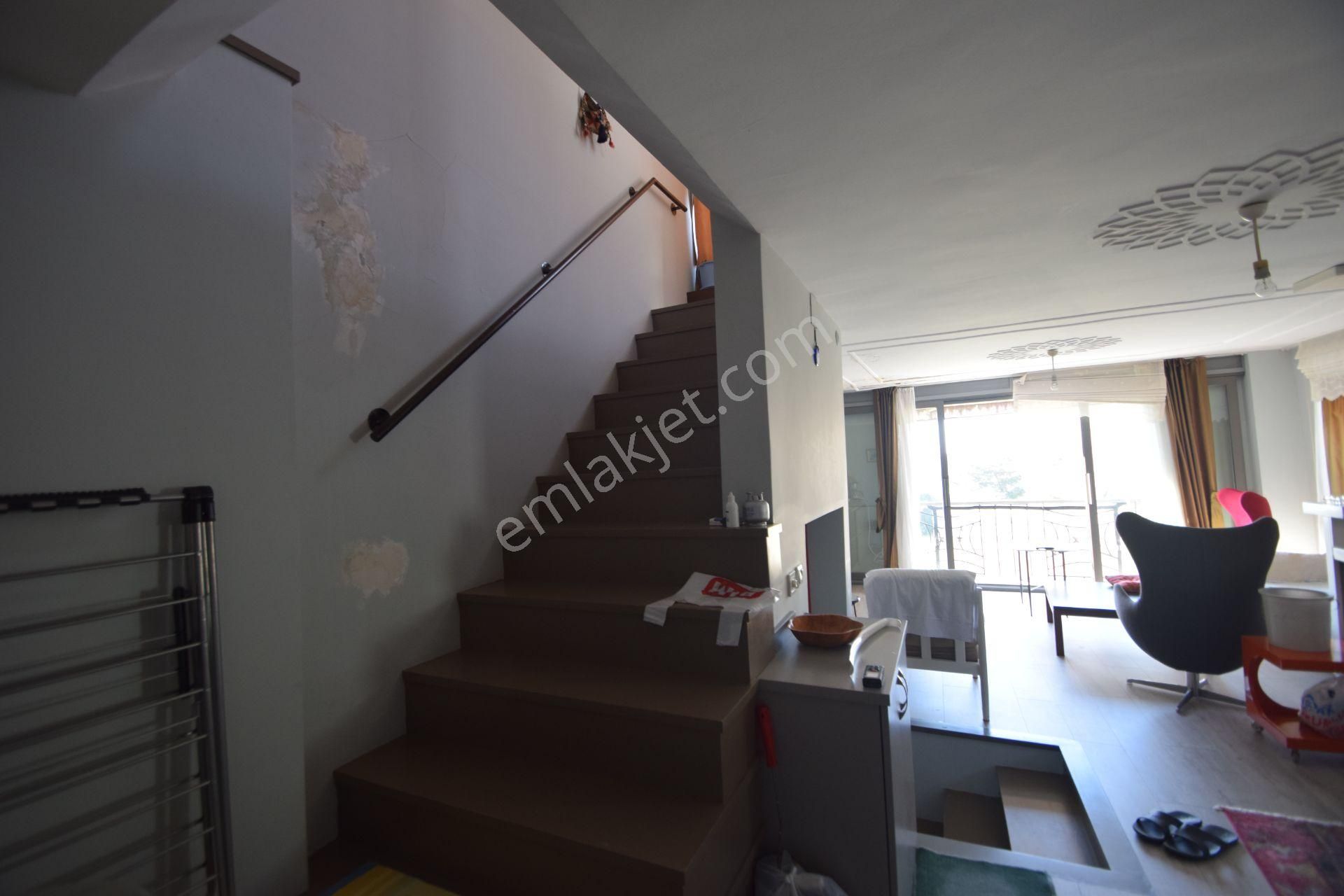 Beşçeşmelerde Satılık Önü Kapanmaz Deniz Manzaralı Komple Bina - Görsel 16