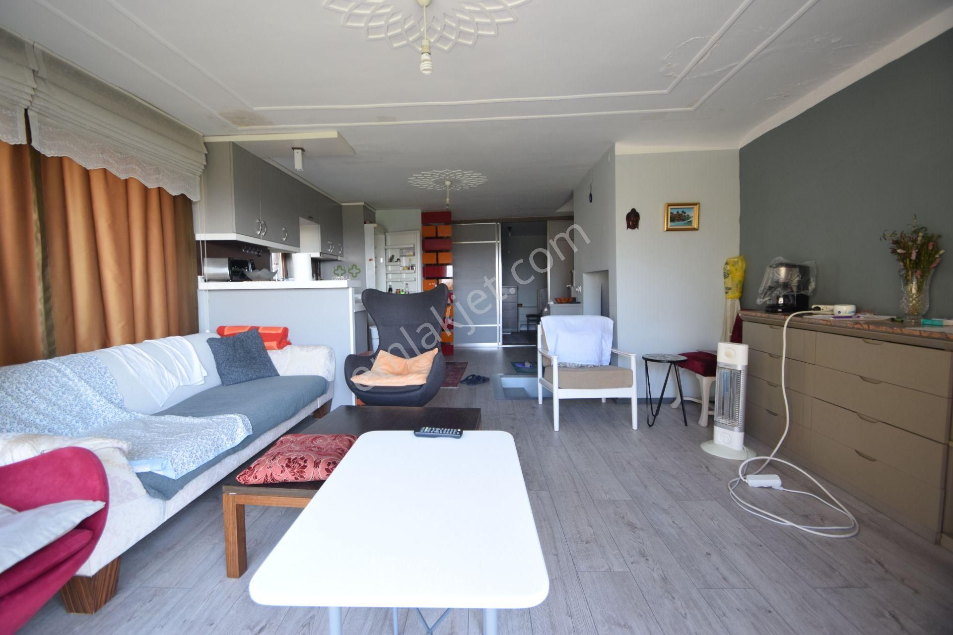 Beşçeşmelerde Satılık Önü Kapanmaz Deniz Manzaralı Komple Bina - Görsel 20