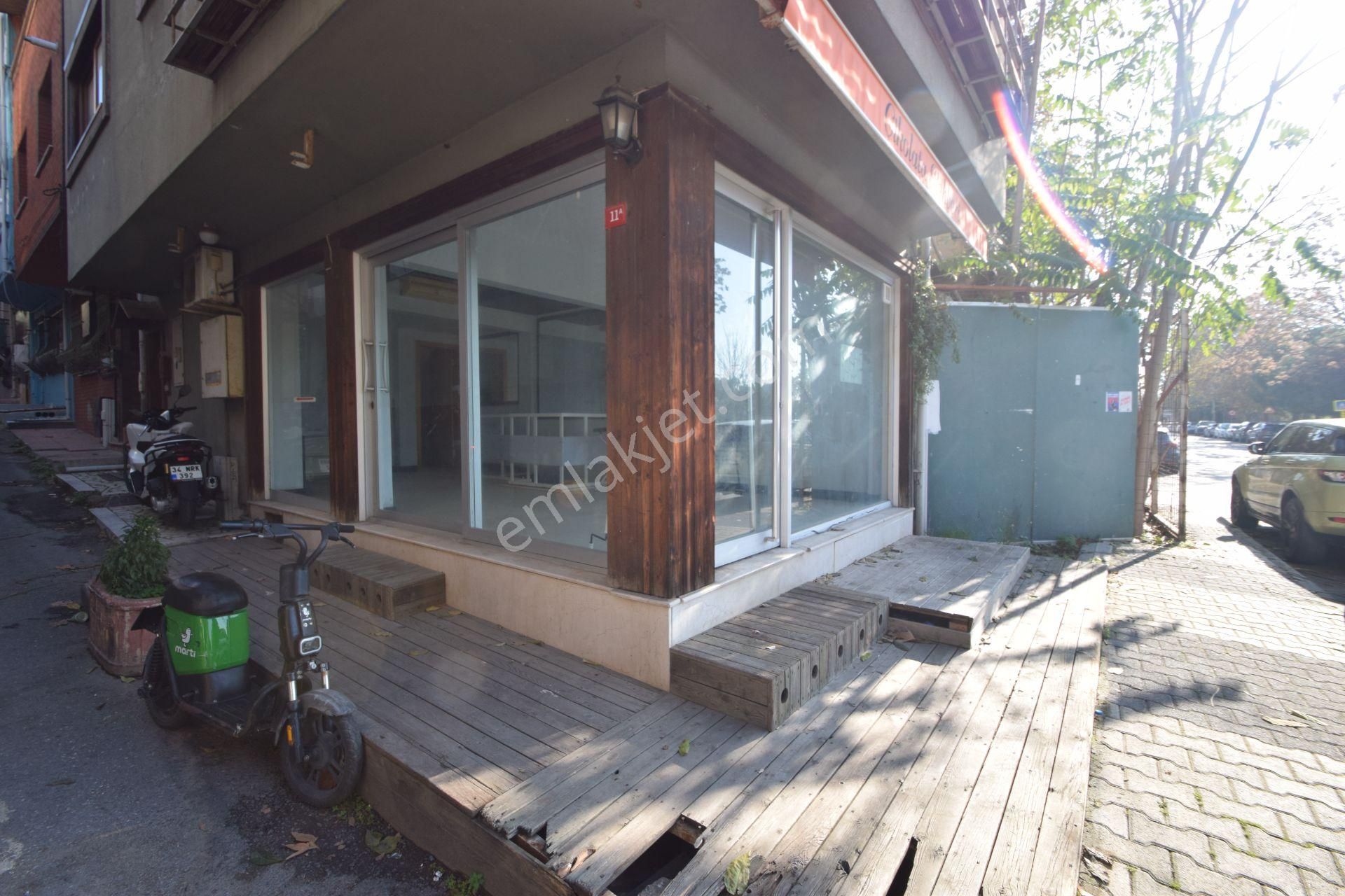 Beşçeşmelerde Satılık Önü Kapanmaz Deniz Manzaralı Komple Bina - Görsel 3