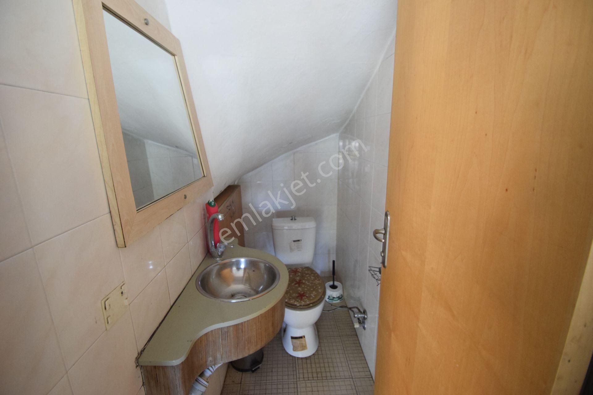 Beşçeşmelerde Satılık Önü Kapanmaz Deniz Manzaralı Komple Bina - Görsel 8