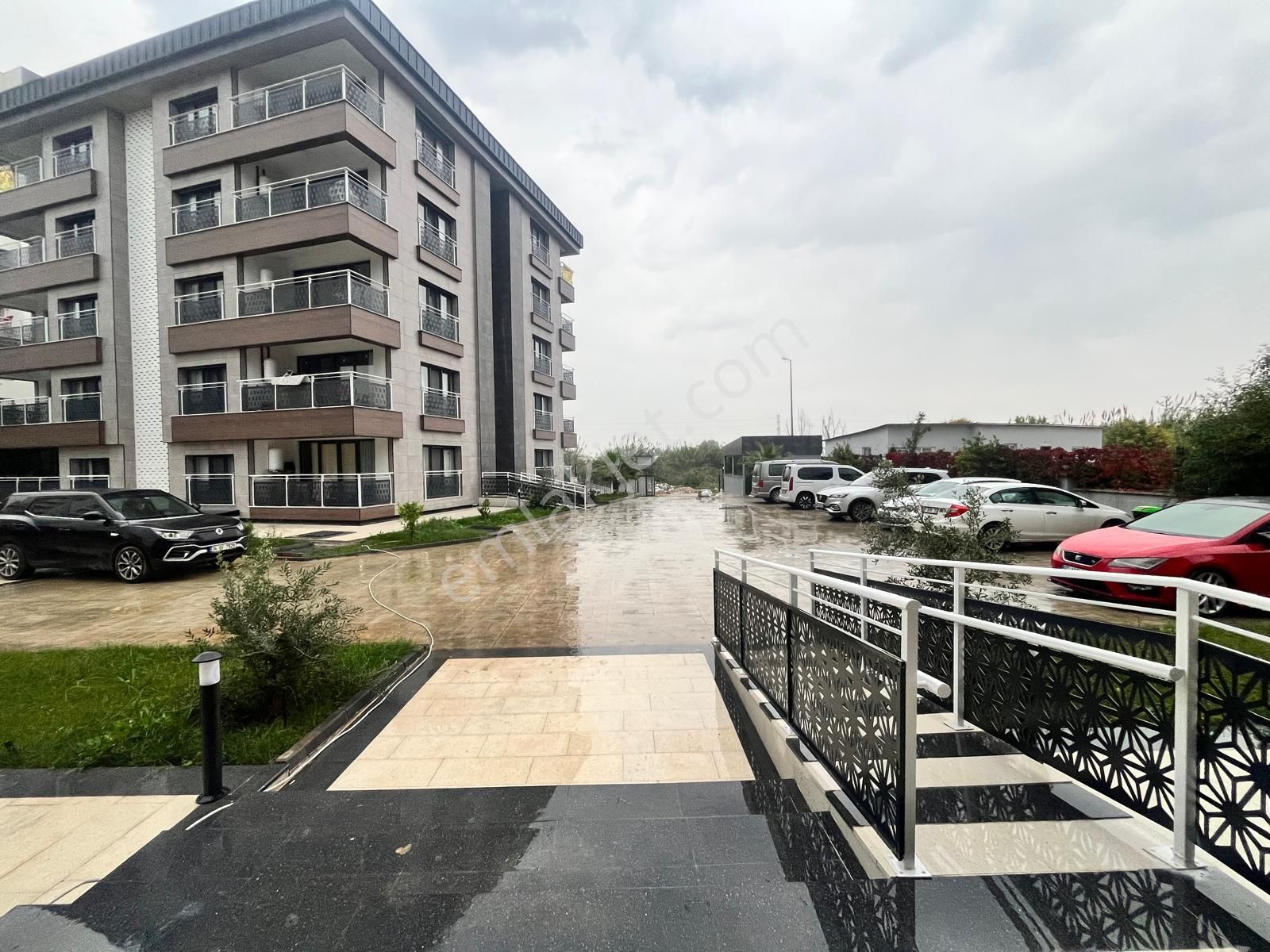 Kundu Turizm Bölgesinde Yeni Projede İskanlı Site İçi Havuzlu K.otoparklı 1+1 - Görsel 3