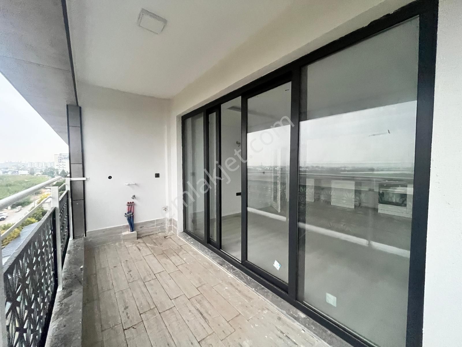 Kundu Turizm Bölgesinde Yeni Projede İskanlı Site İçi Havuzlu K.otoparklı 1+1 - Görsel 12