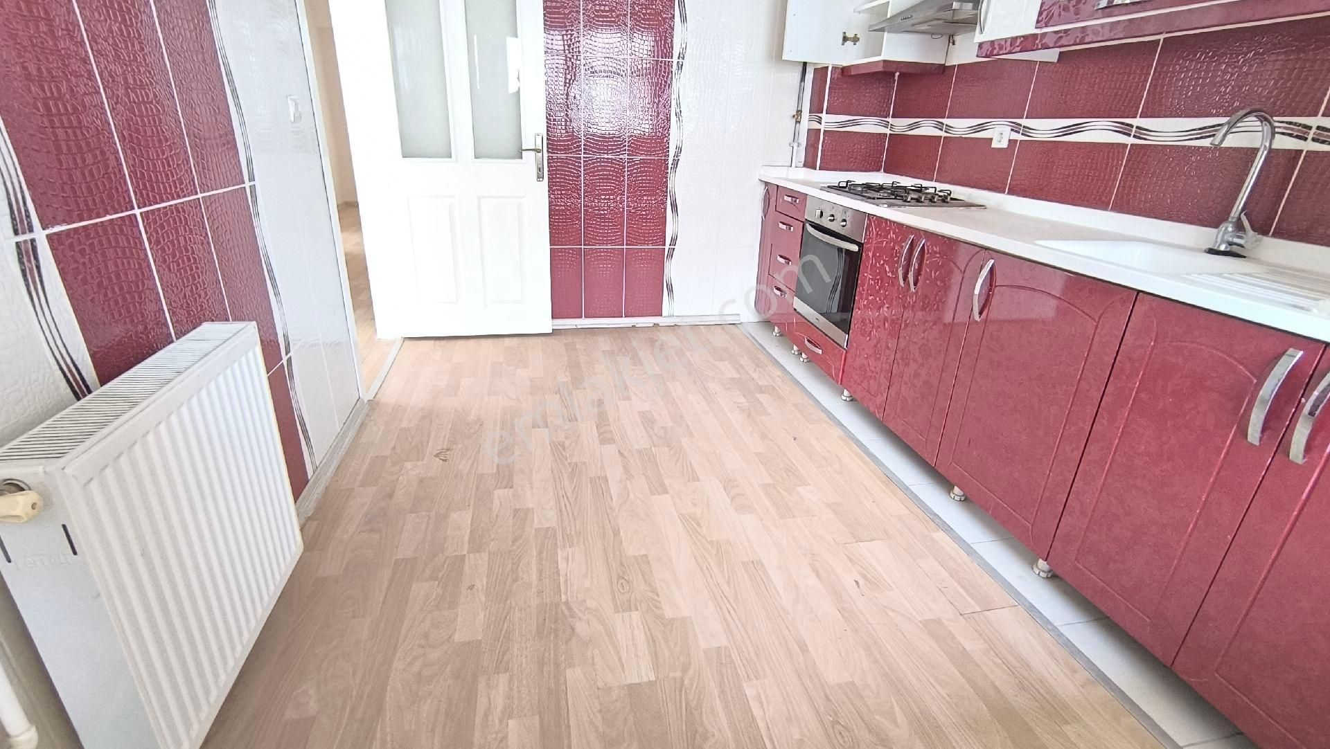 Sena Emlak'tan 29 Ekim Mah.merkezi Konum Da Ara Kat'ta 3+1 Ebeveyn Banyolu Kiralık Daire - Görsel 4