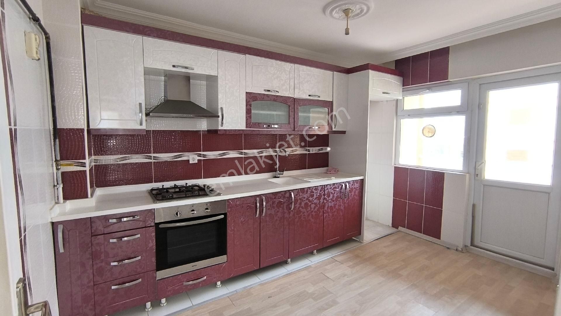 Sena Emlak'tan 29 Ekim Mah.merkezi Konum Da Ara Kat'ta 3+1 Ebeveyn Banyolu Kiralık Daire - Görsel 1