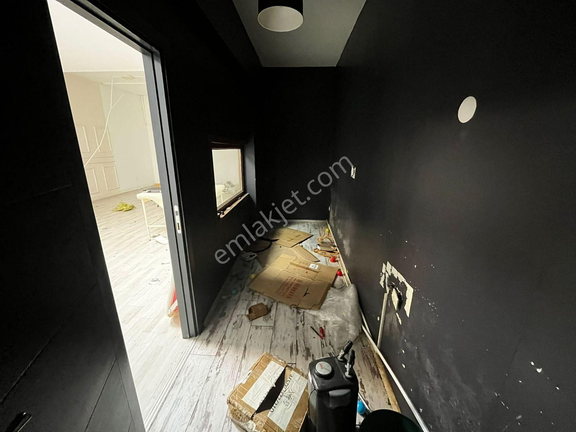 Em-of Emlak'tan 200 M2 Bölmeli Şık Yapılı Köşe Kiralık İş Yeri - Görsel 11