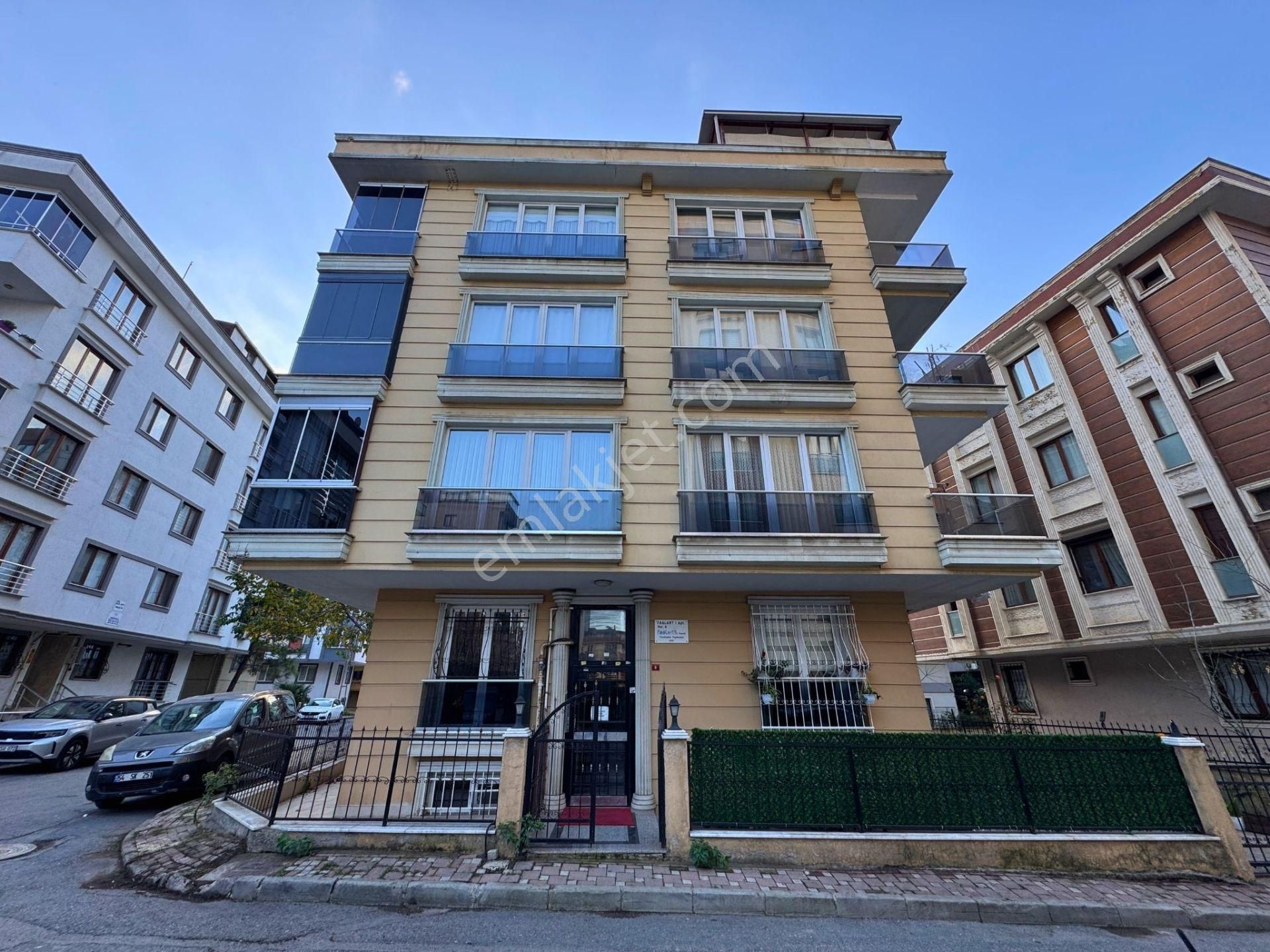 Çekmeköy Taşdelende Satılık 2+1 Ters Dubleks Daire