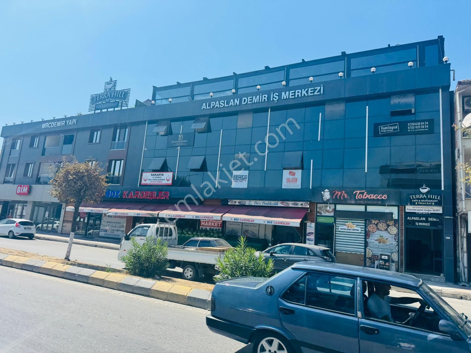 Sahibinden Ada Caddesi Üzerinde Kiralık 1+1 Mutfaklı Sıfır Ofis