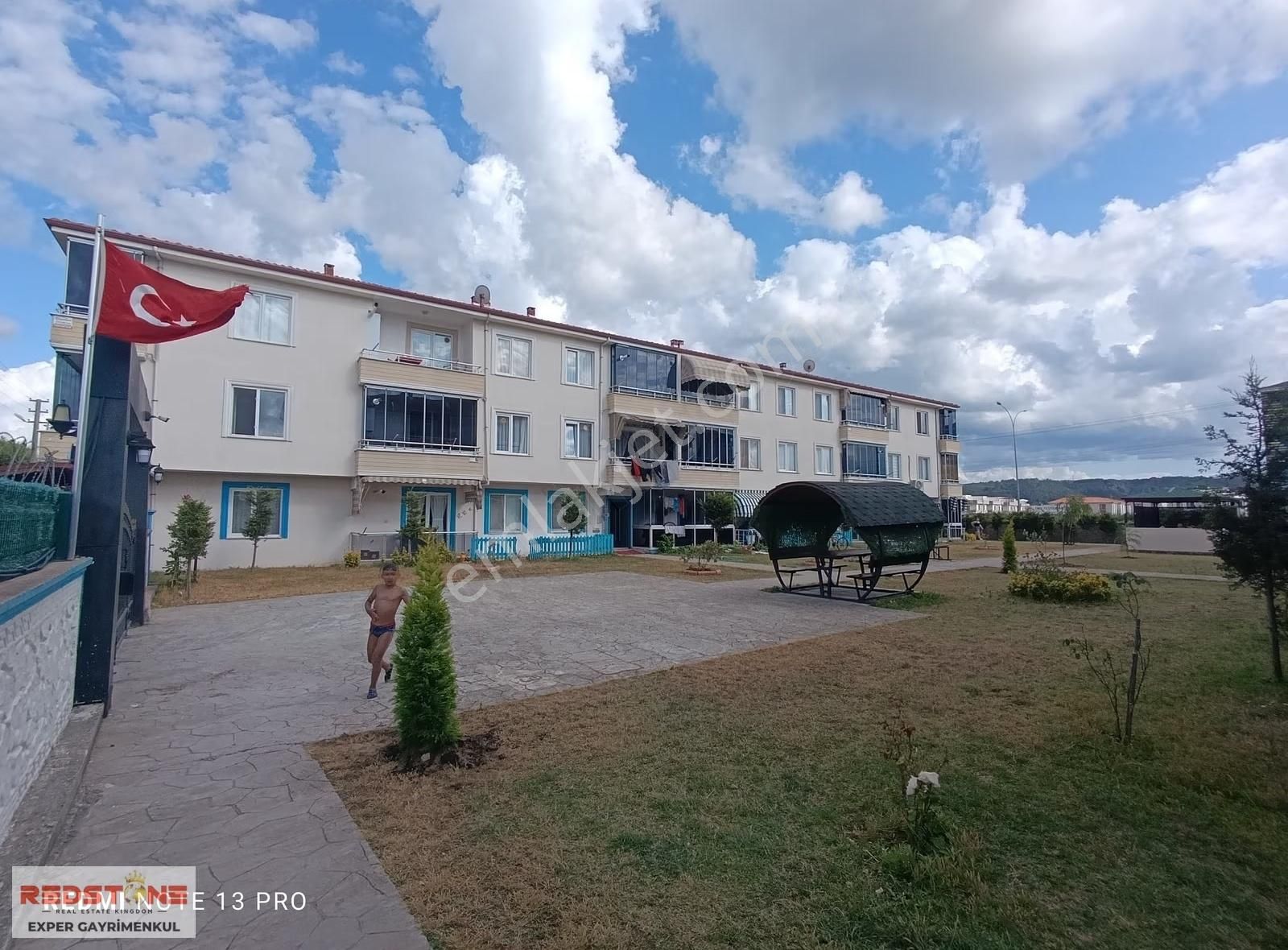 Havuzlu Sitede, Denize Yürüme Mesafesinde Satılık 2+1 - Görsel 13