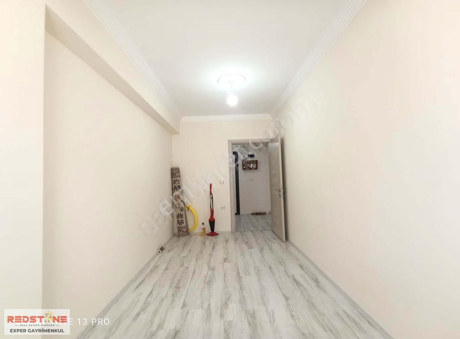 Havuzlu Sitede, Denize Yürüme Mesafesinde Satılık 2+1 - Görsel 2