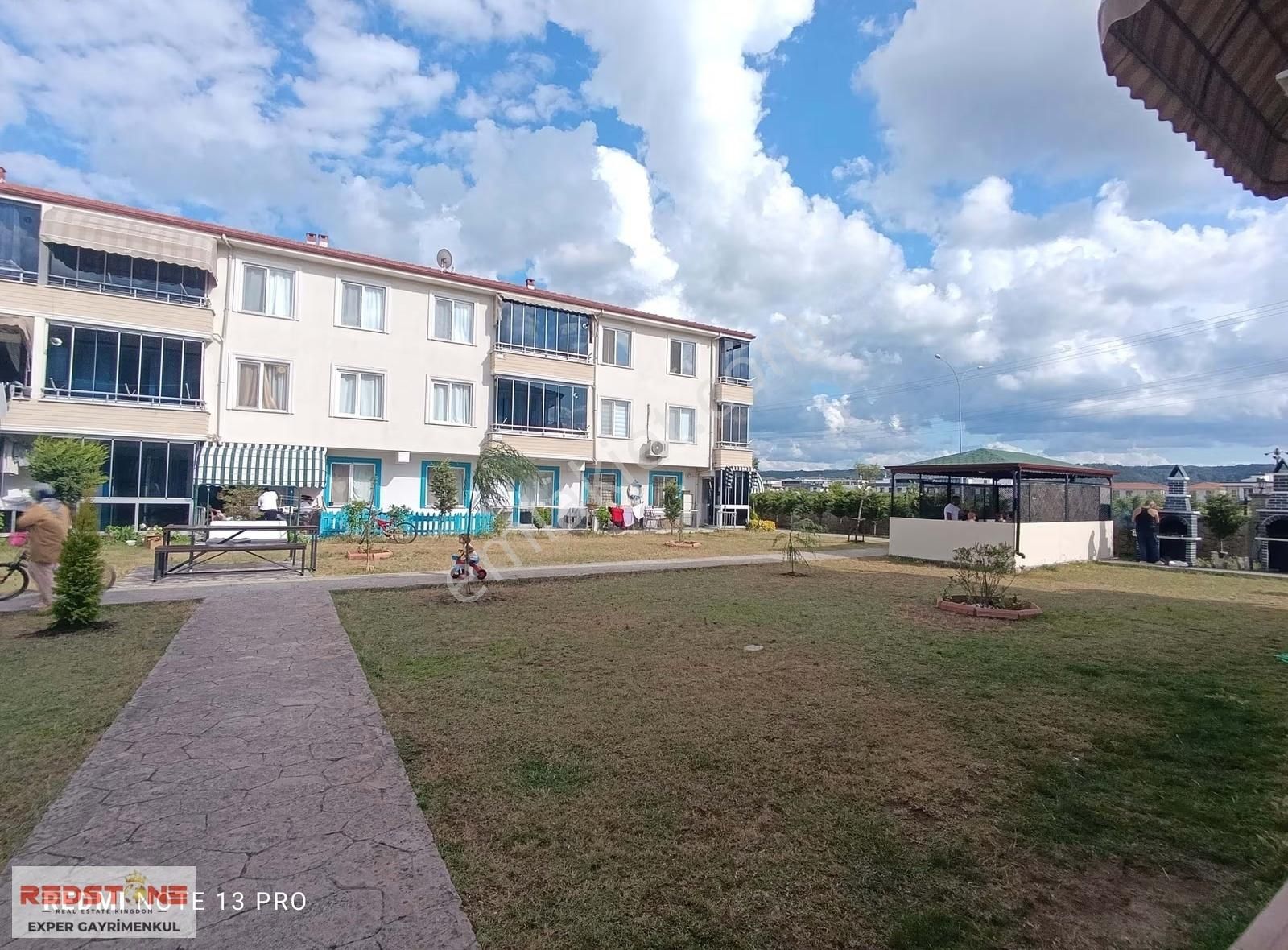 Havuzlu Sitede, Denize Yürüme Mesafesinde Satılık 2+1 - Görsel 15