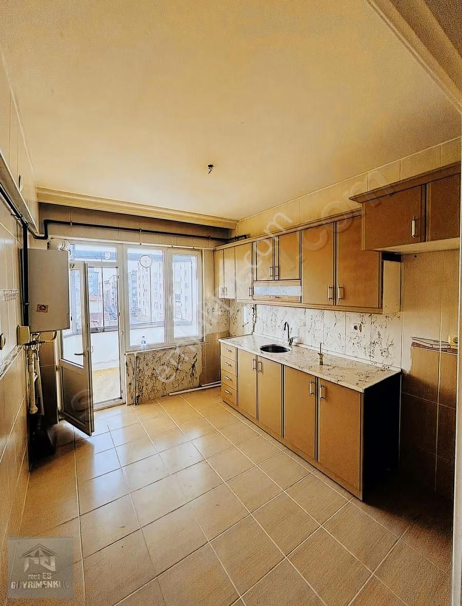 Muhittin Mahallesinde Haftanın Fırsat 3+1 Dairesi - Görsel 10