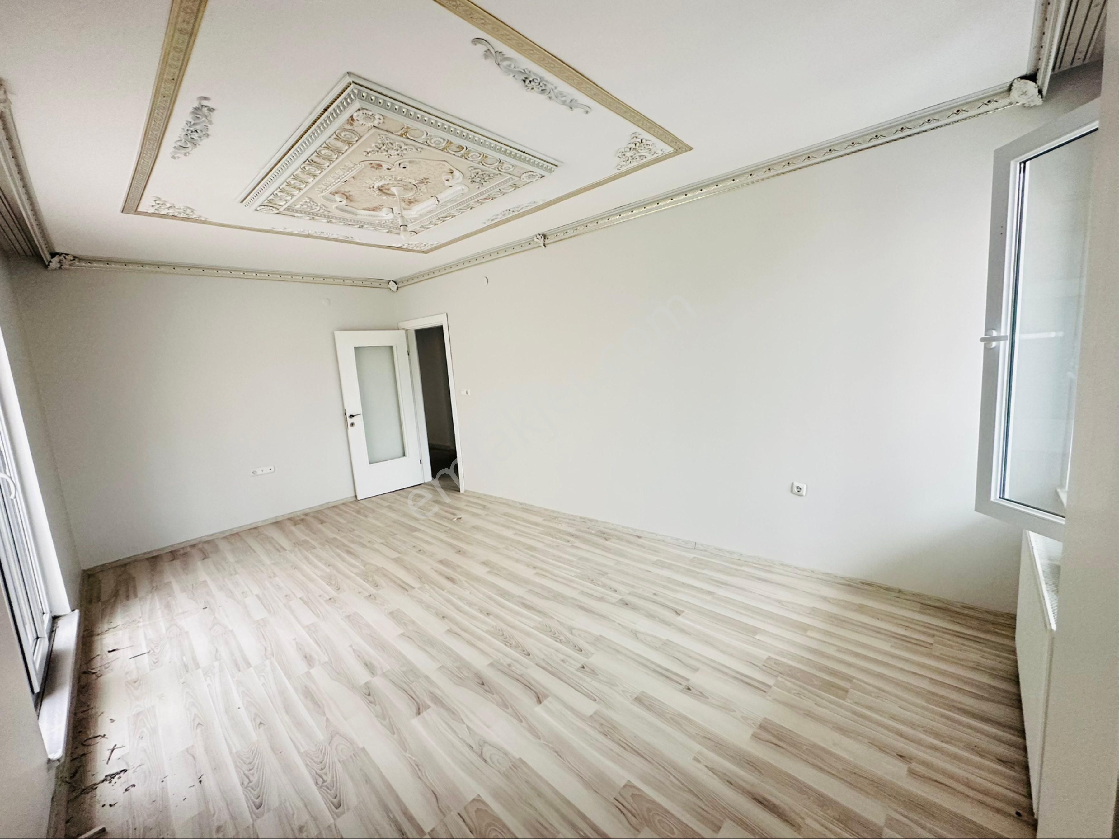 Kapaklı‘nın Merkezinde Kiralık Ön Cephe Ara Kat - Görsel 4