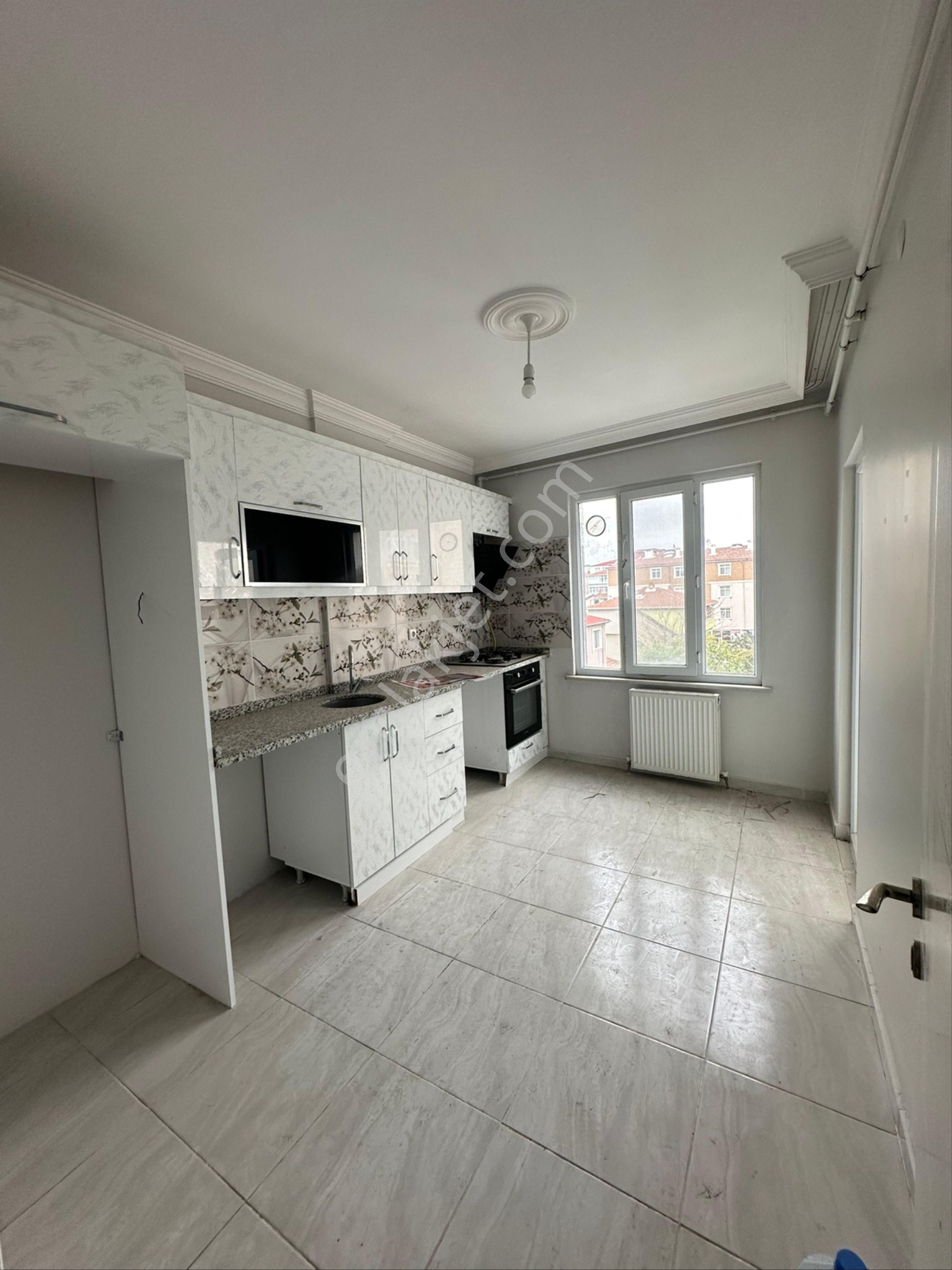 Kapaklı‘nın Merkezinde Kiralık Ön Cephe Ara Kat - Görsel 7